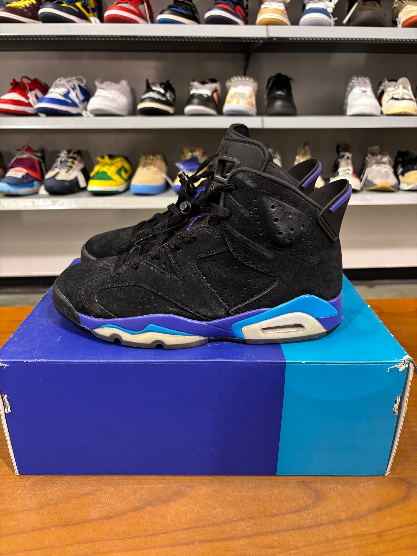 Preowned Air Jordan 6 Aqua