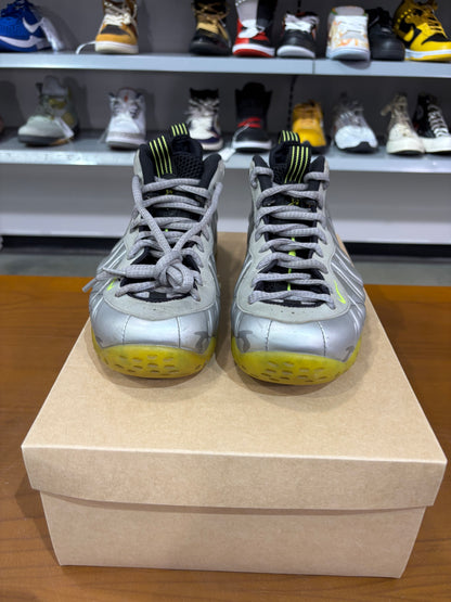 Preowned Nike Foamposite One Silver Volt Camo