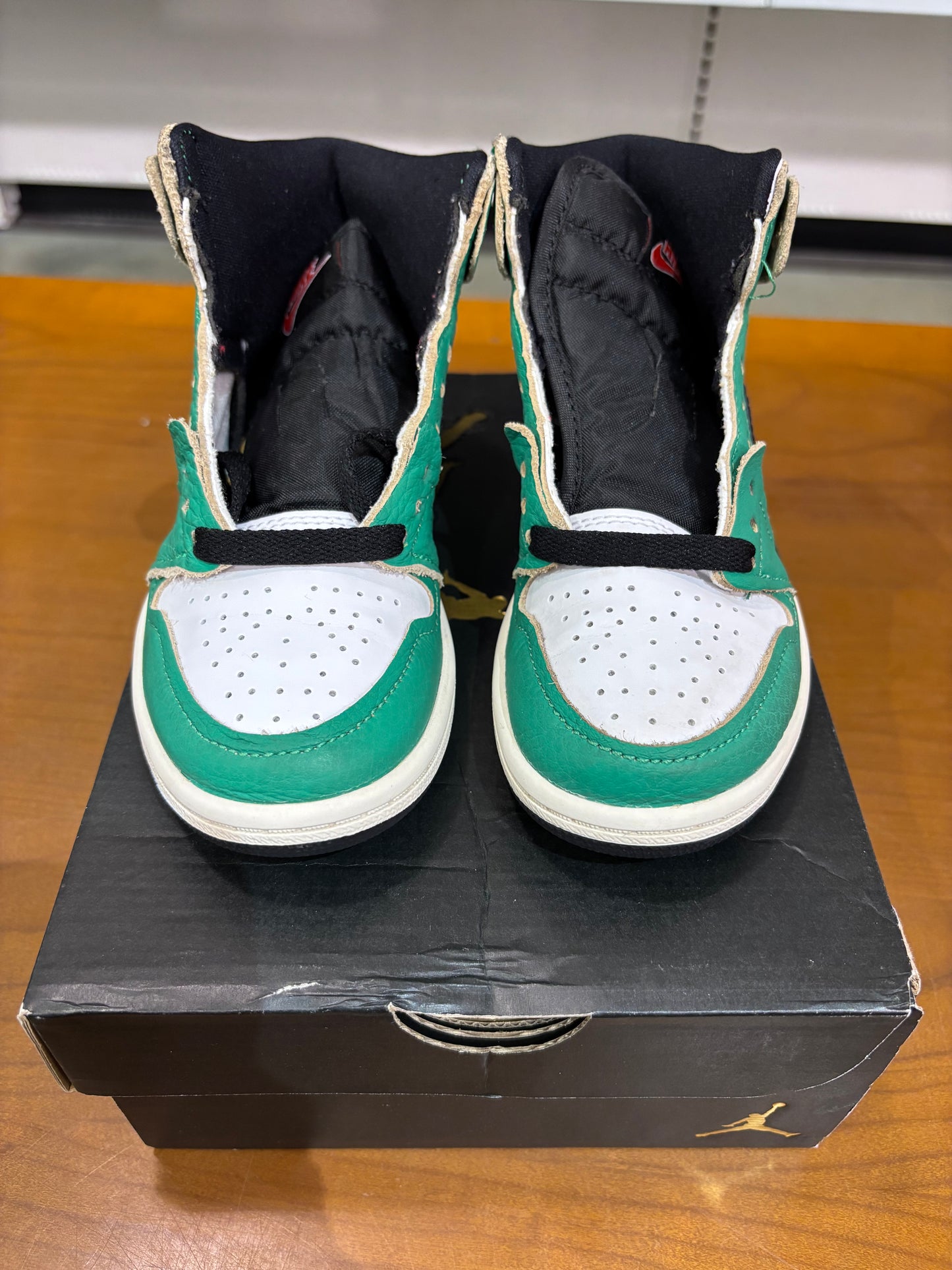Preowned Air Jordan 1 Lucky Green