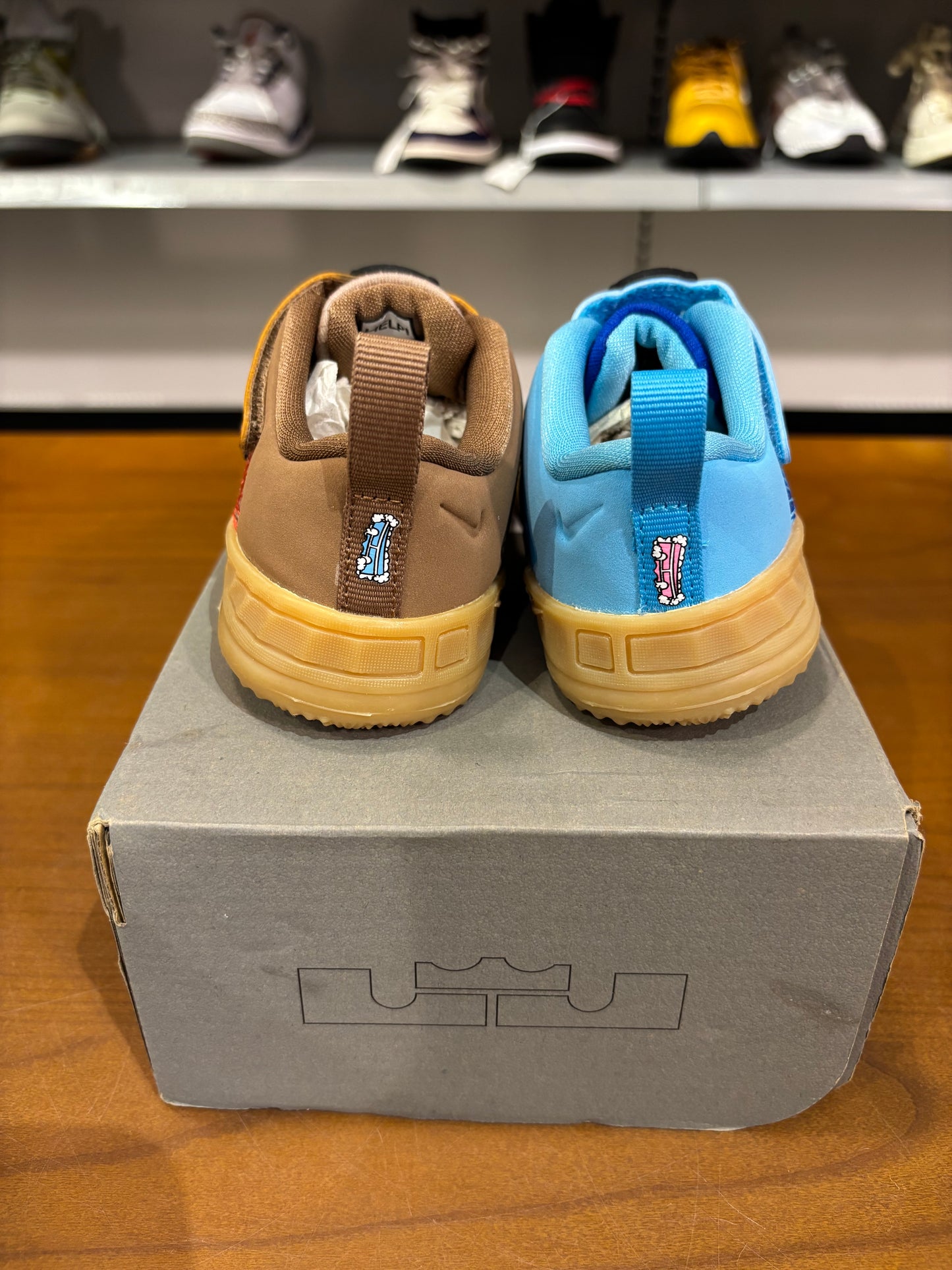 Nike Lebron 18 Low Wile E Vs Roadrunner Space Jam