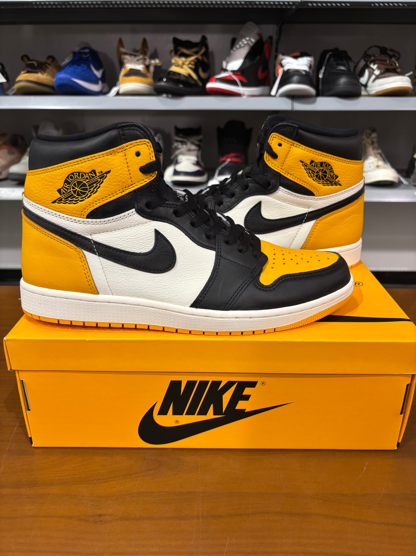 Air Jordan 1 Taxi