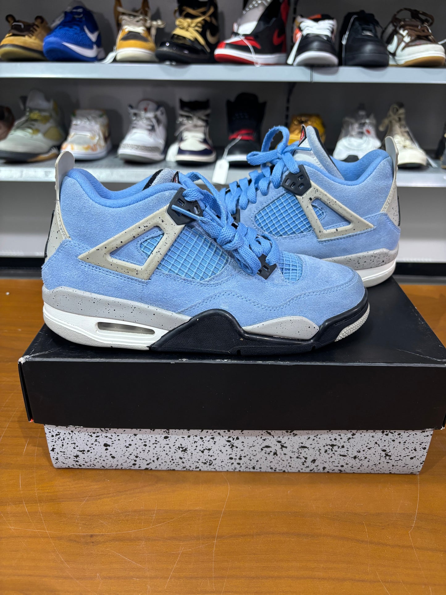Preowned Air Jordan 4 UNC