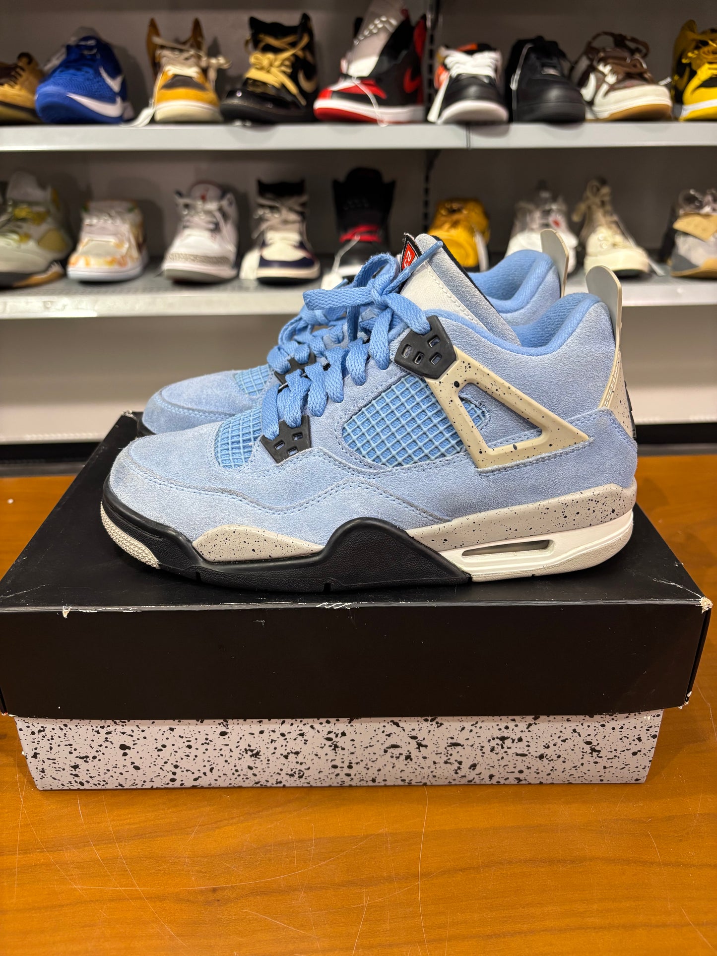 Preowned Air Jordan 4 UNC