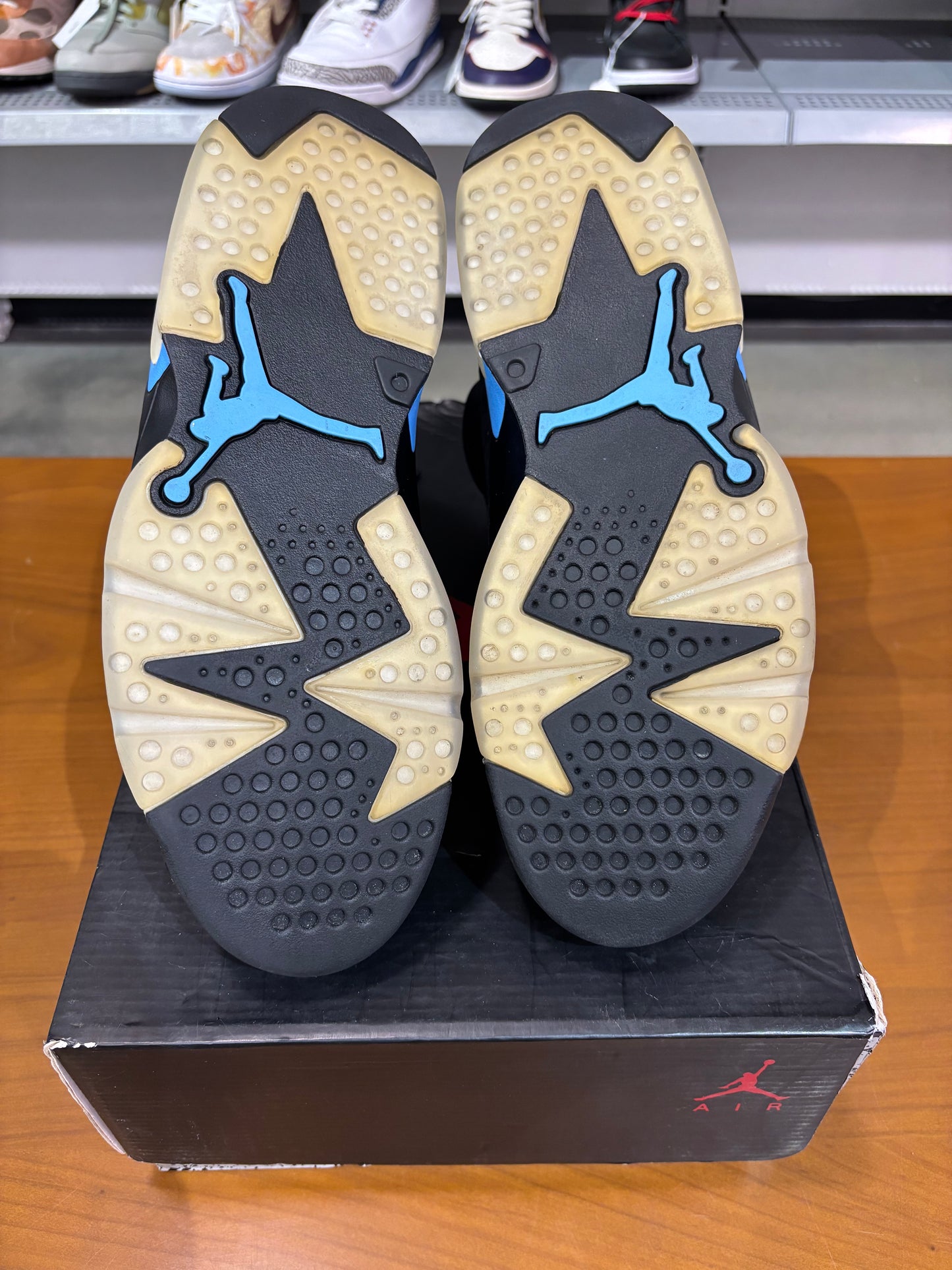 Preowned Air Jordan 6 UNC (2017)