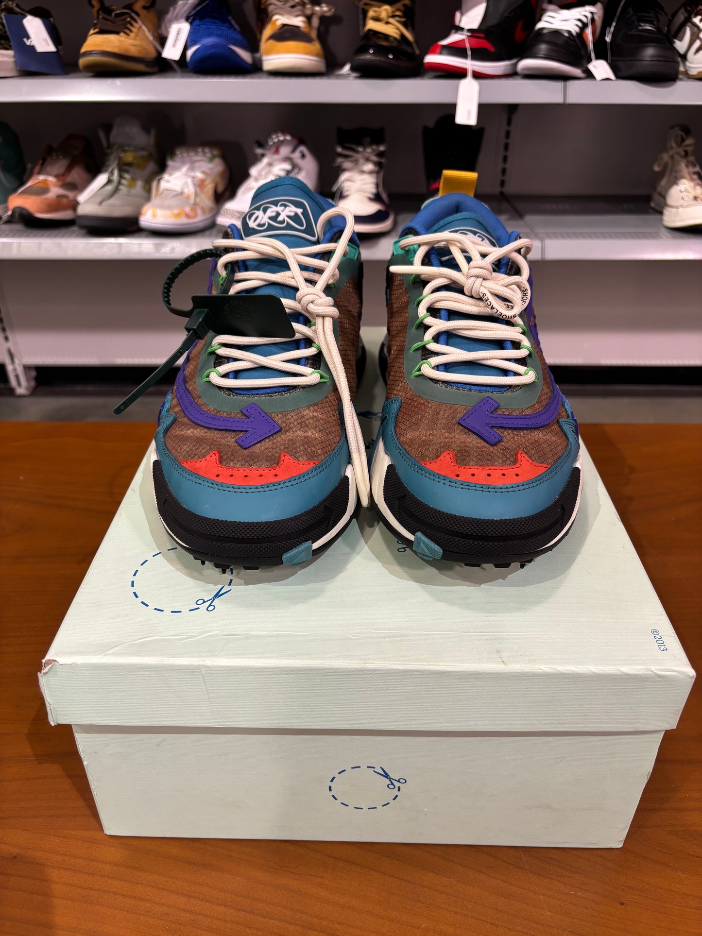 Preowned OFF-White Odsy 2000 Purple Teal