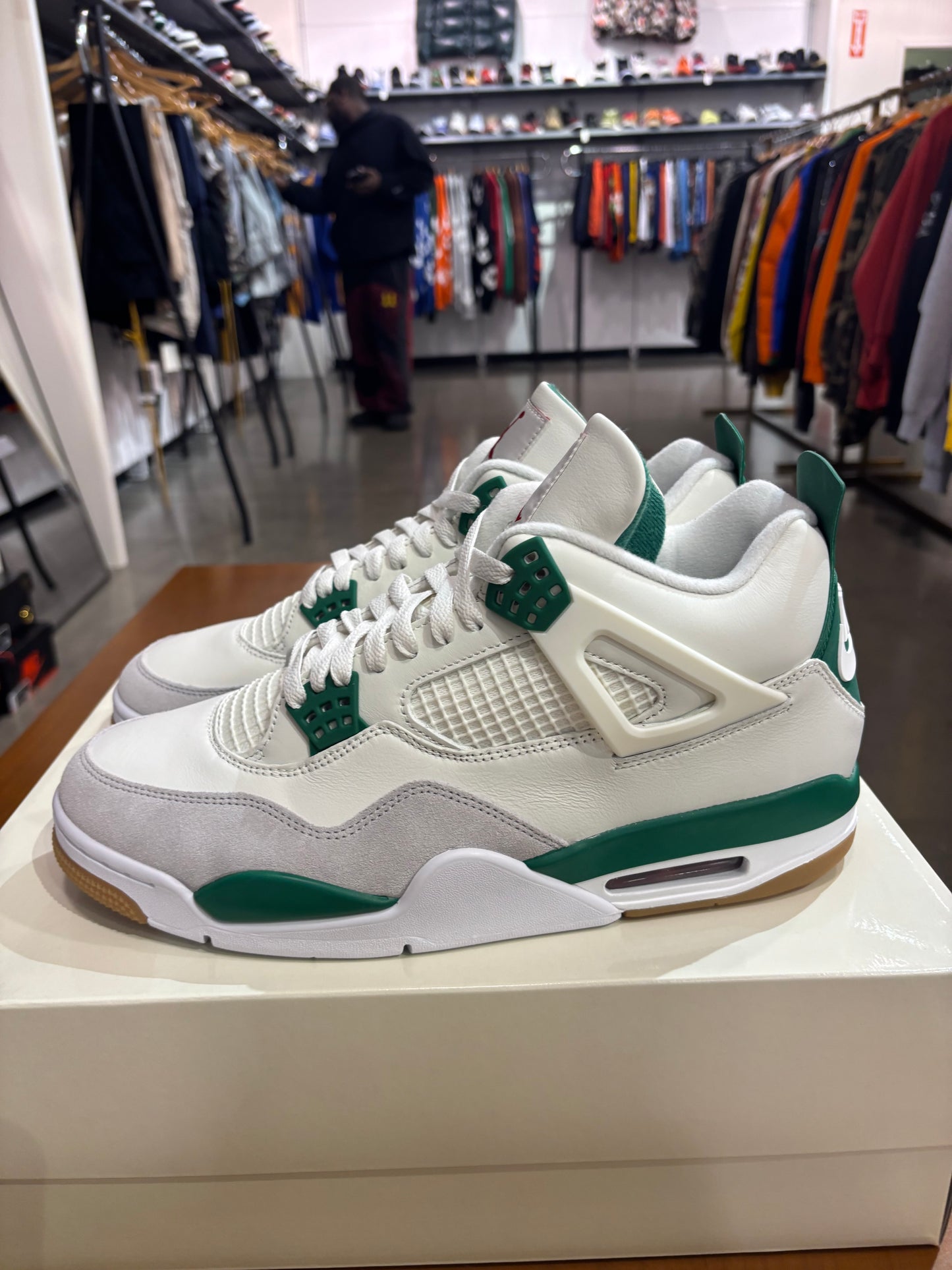 Air Jordan 4 SB Pine Green