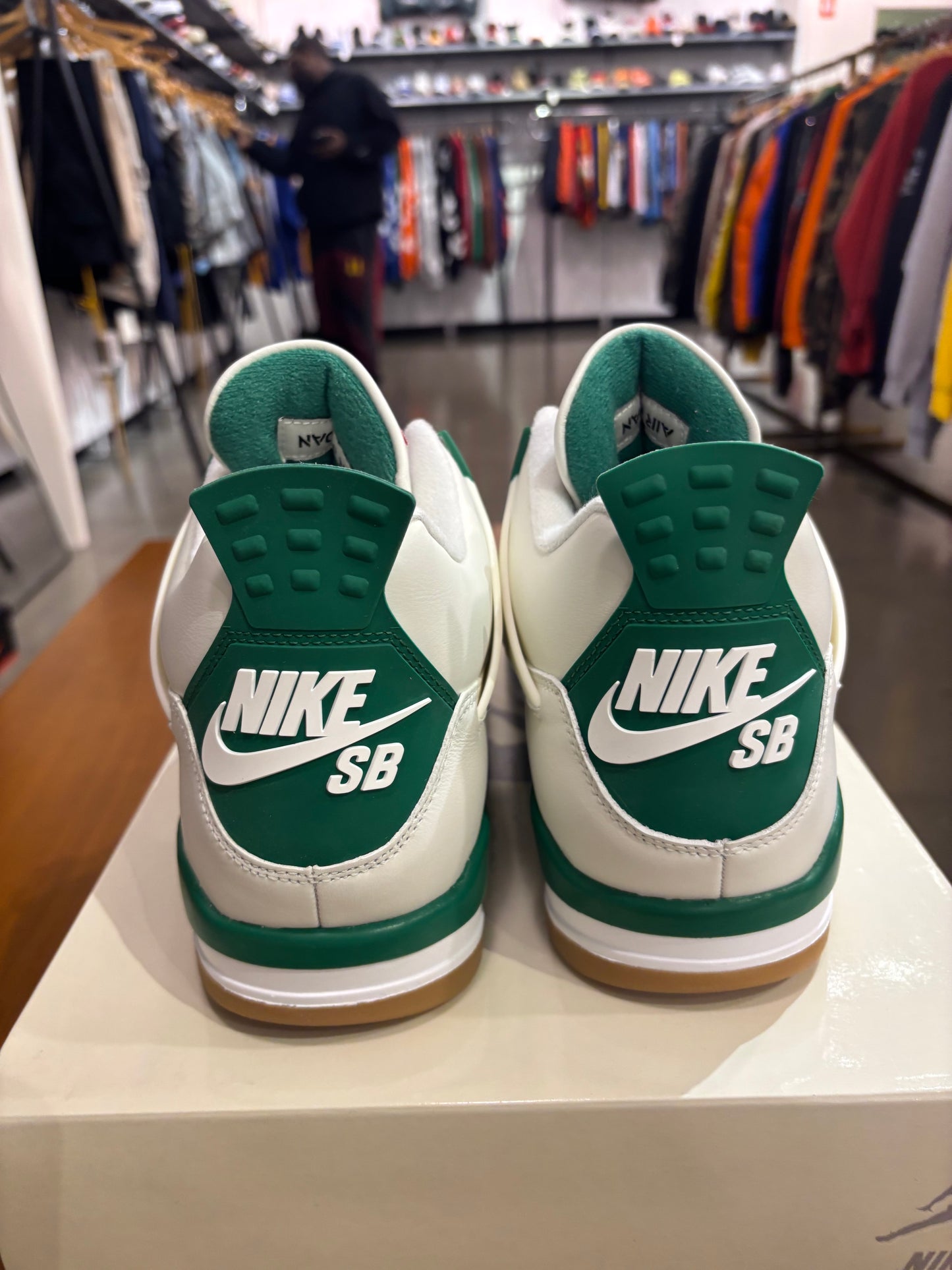Air Jordan 4 SB Pine Green