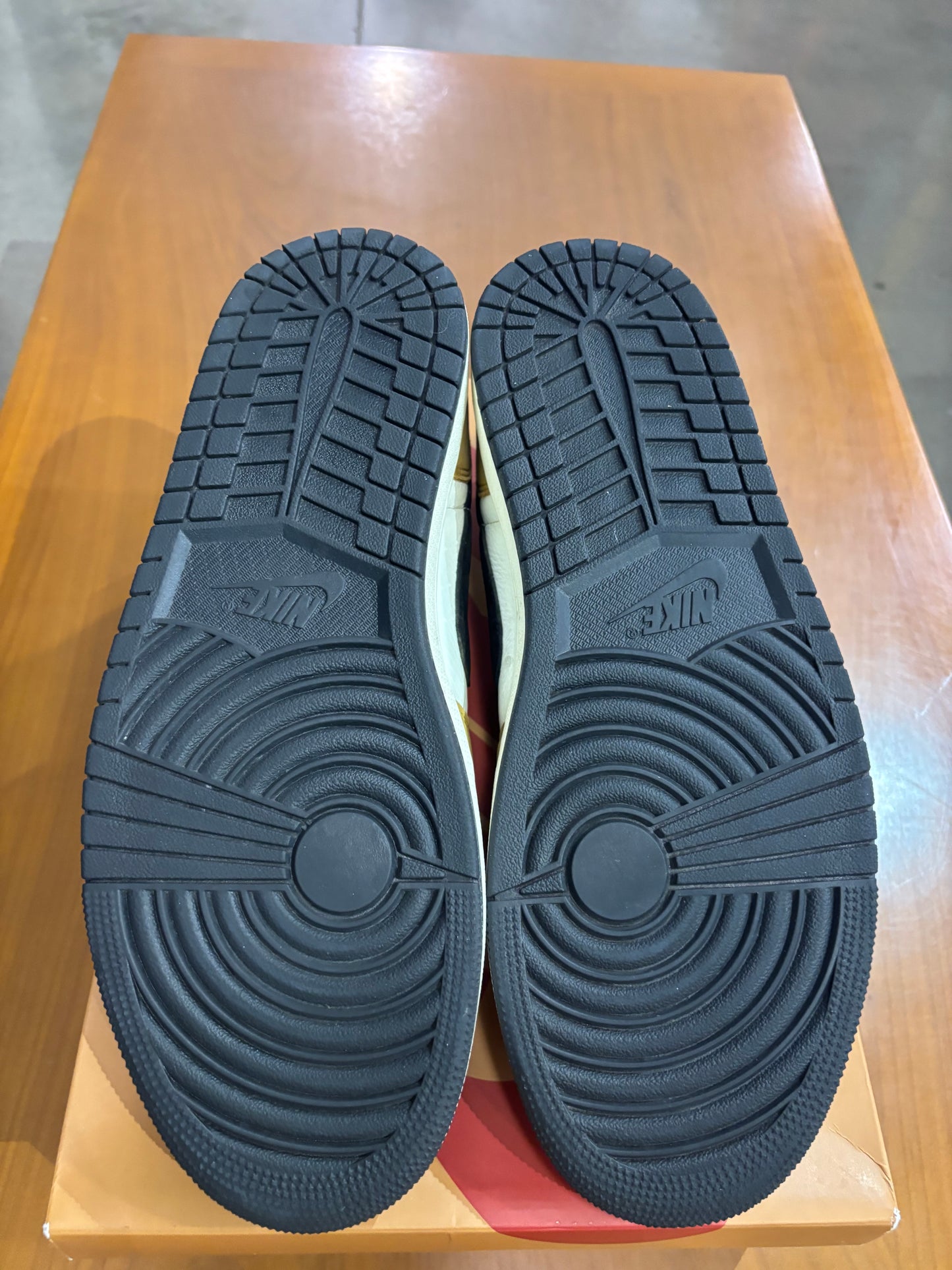Preowned Air Jordan 1 Low Rookie of the Year