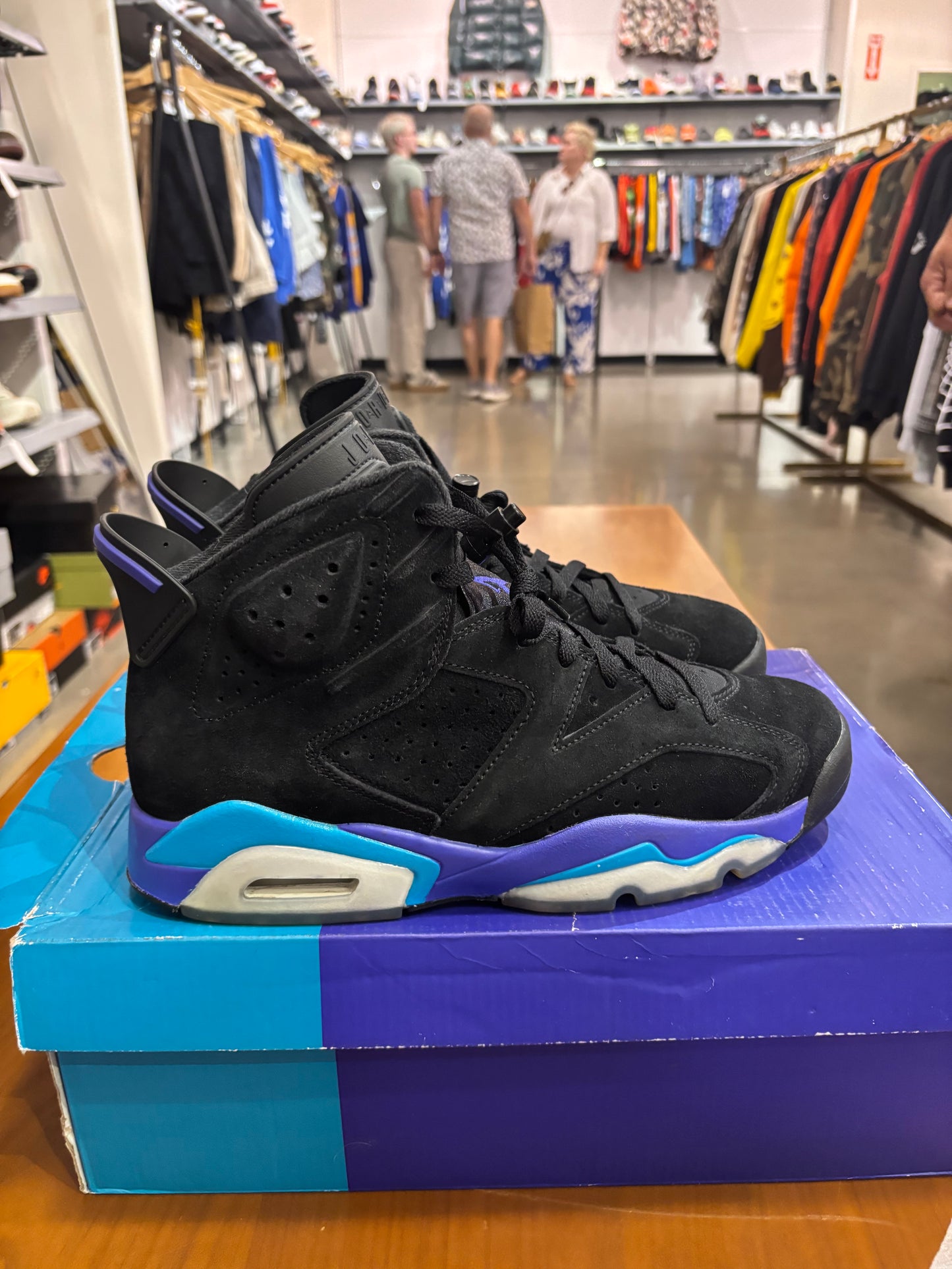 Preowned Air Jordan 6 Aqua
