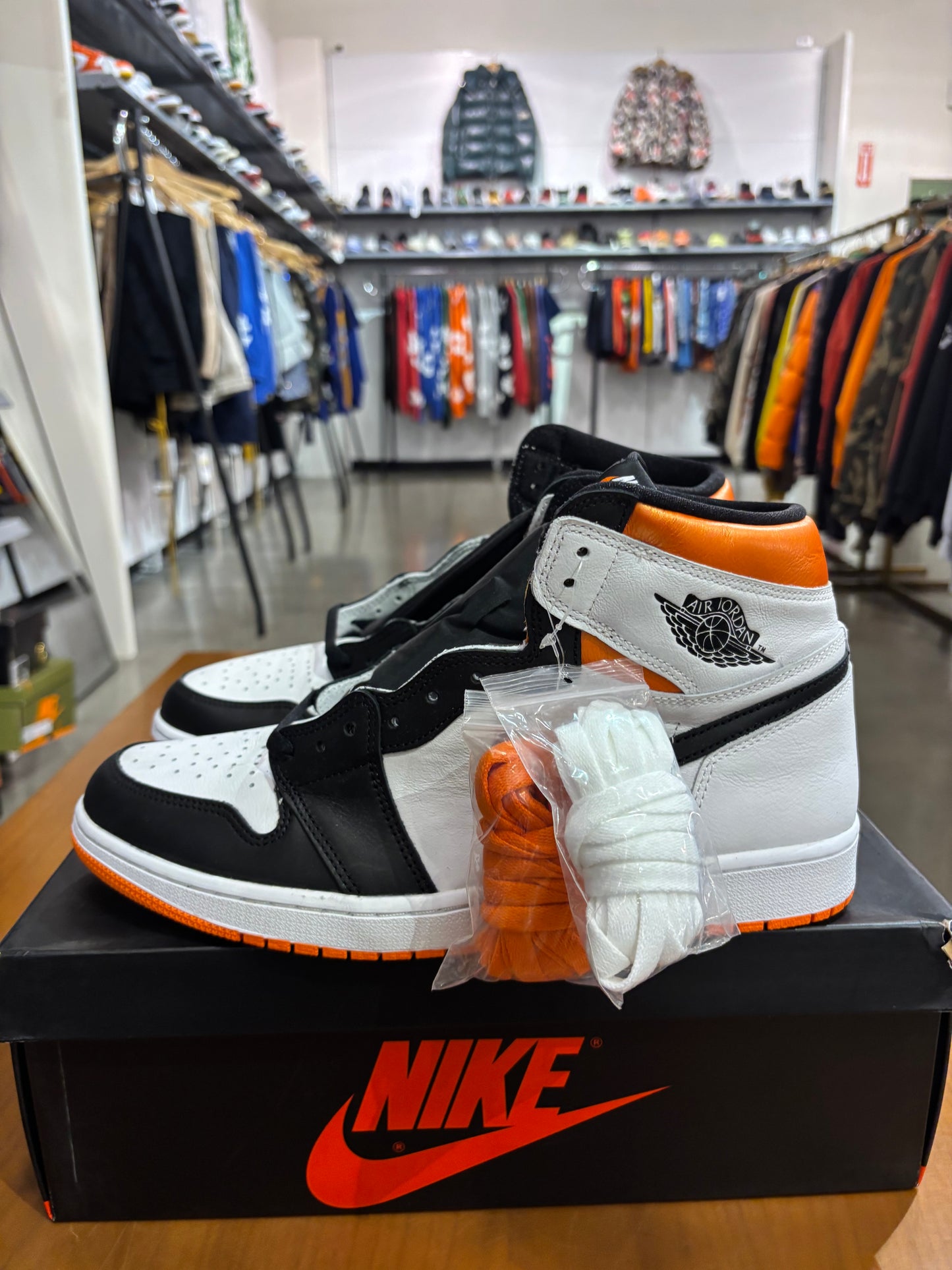 Air Jordan 1 High Electro Orange