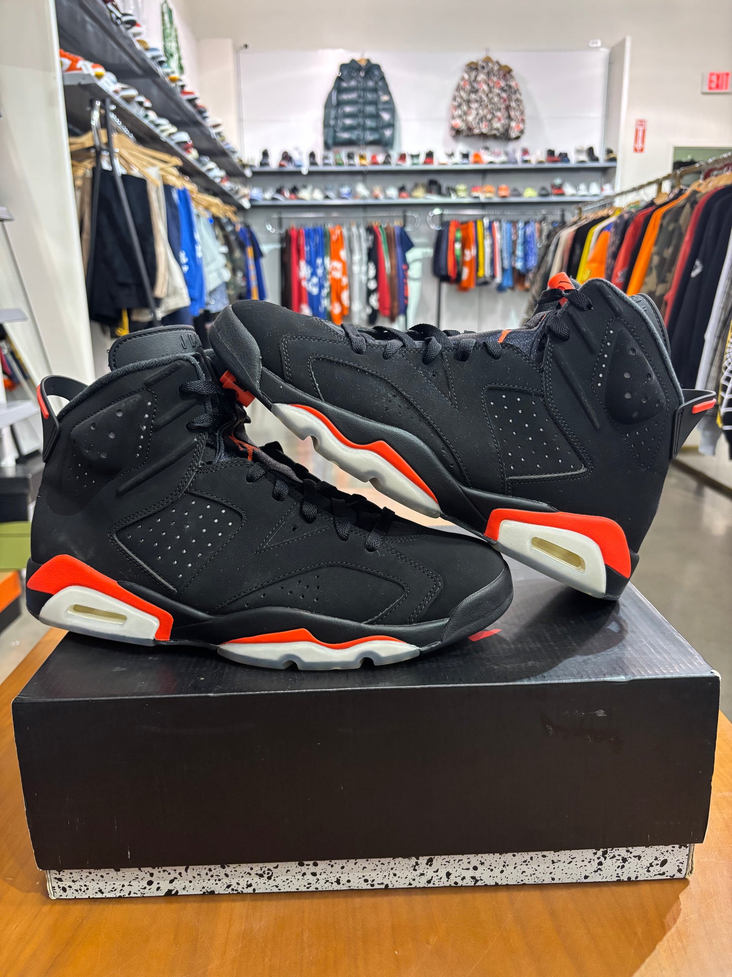 Preowned Air Jordan 6 Black Infrared (2019)