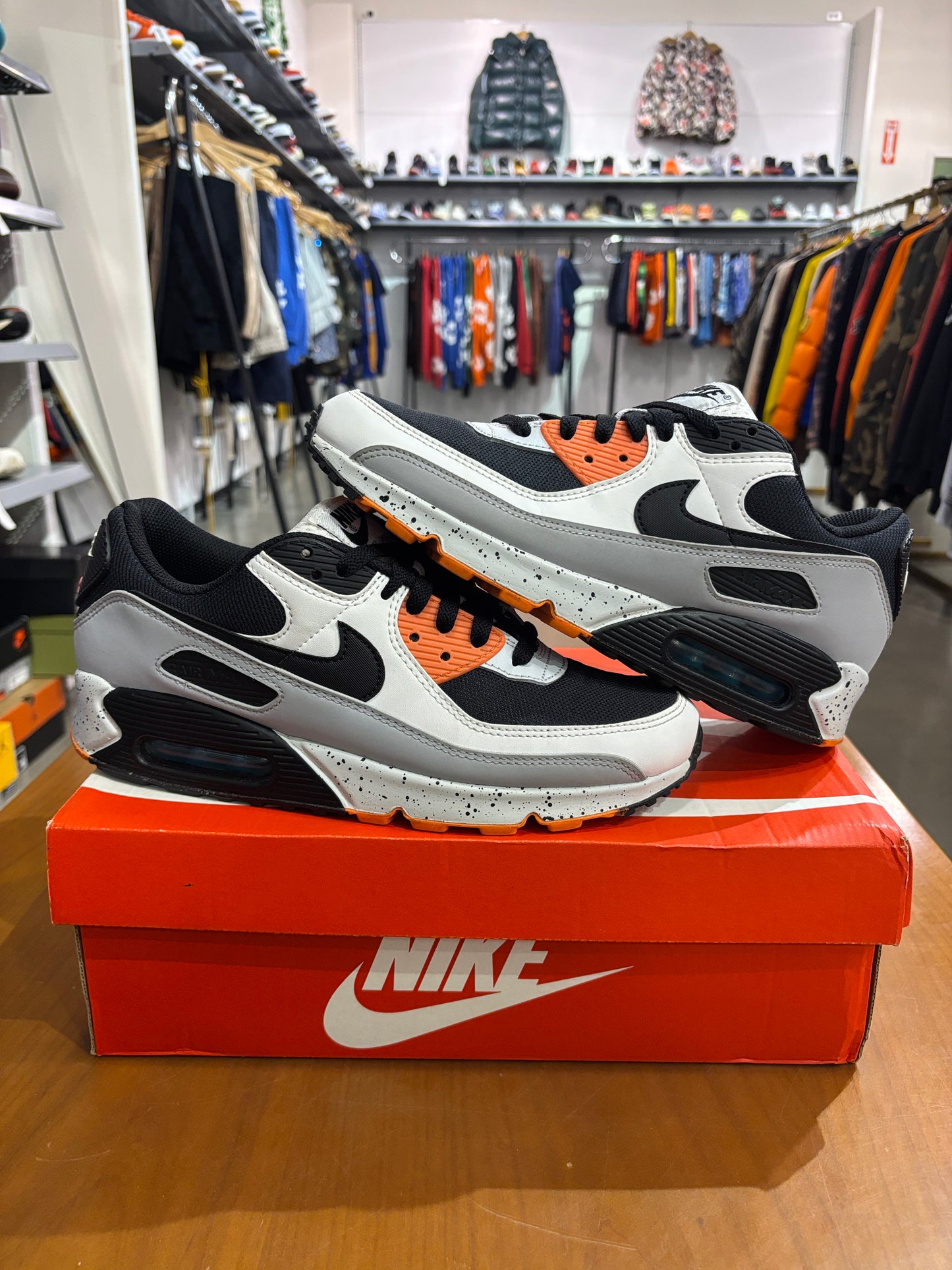 Preowned Air Max 90 White Orange Black