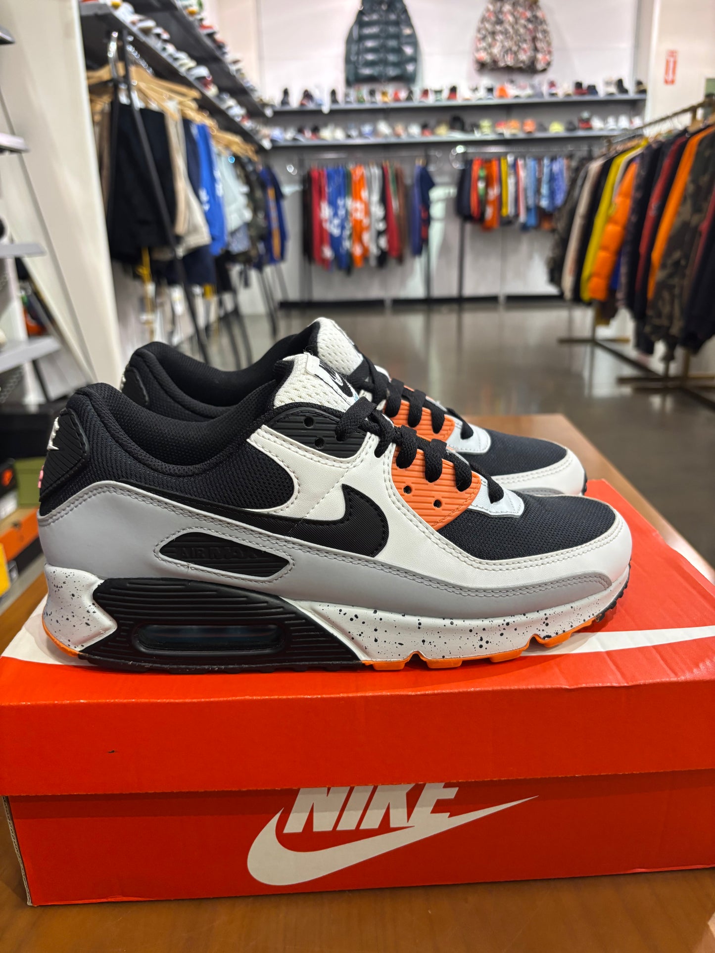 Preowned Air Max 90 White Orange Black