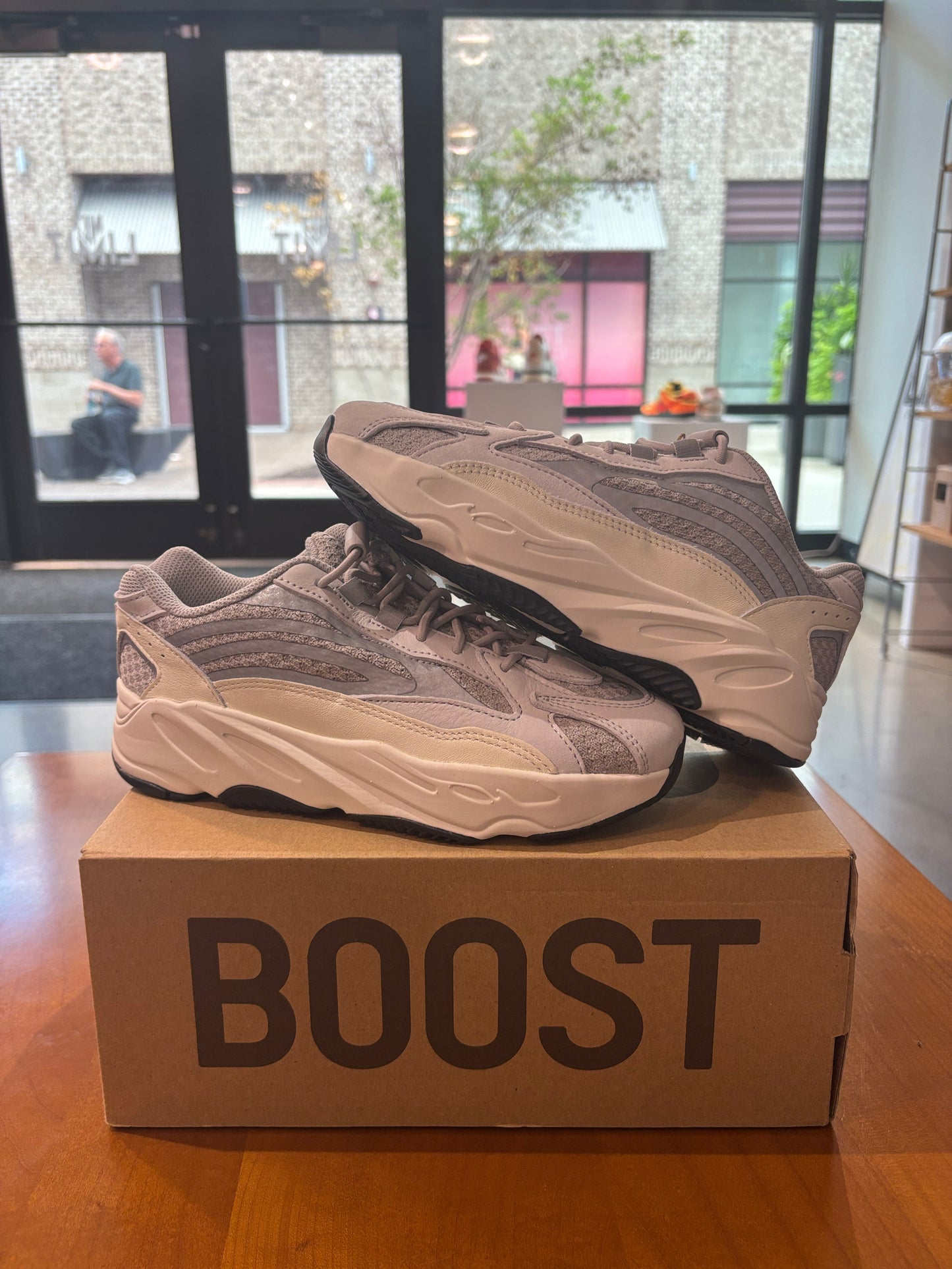 Yeezy 700 V2 Static