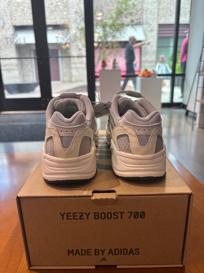 Yeezy 700 V2 Static