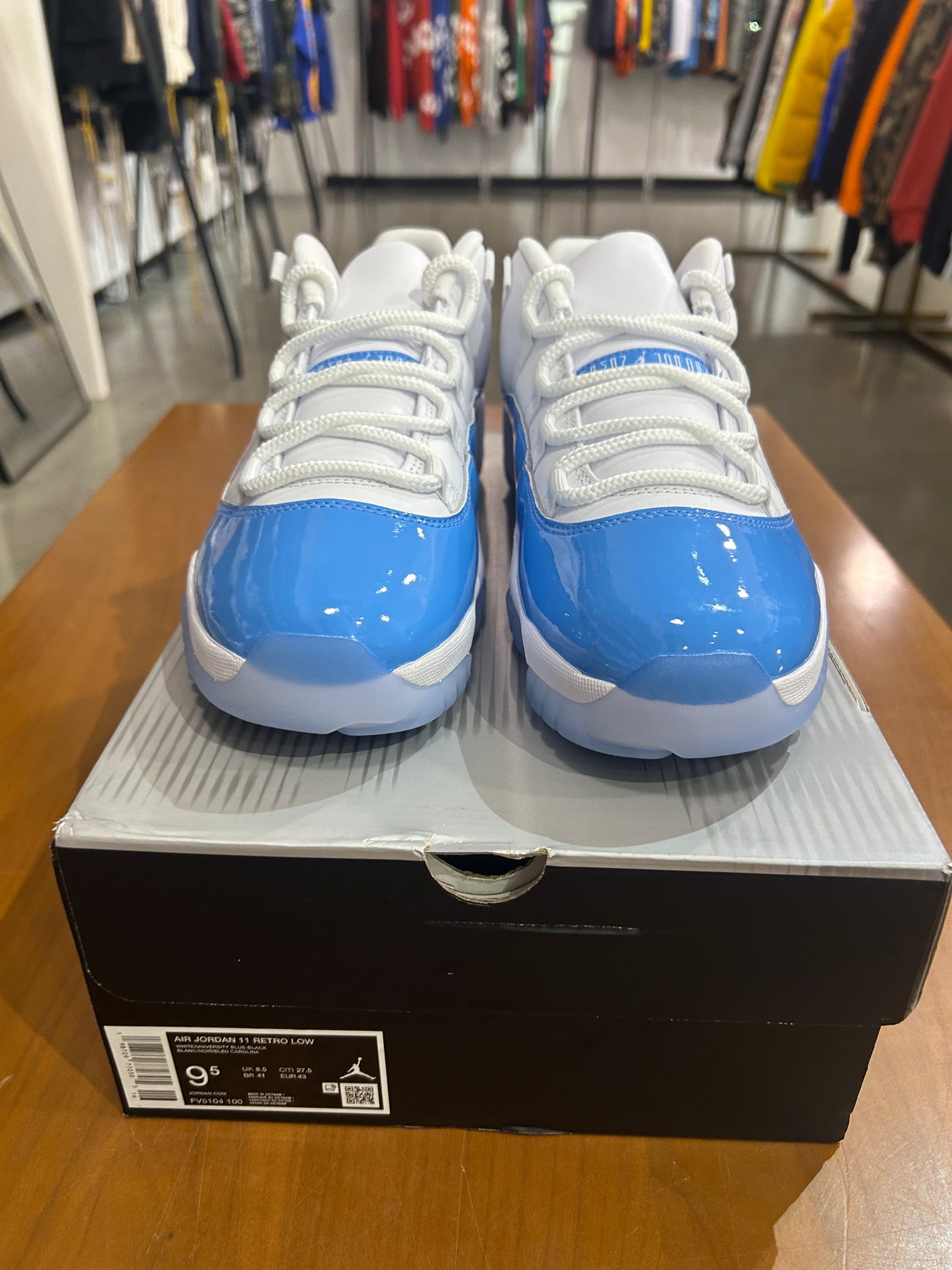 Air Jordan 11 Low University Blue