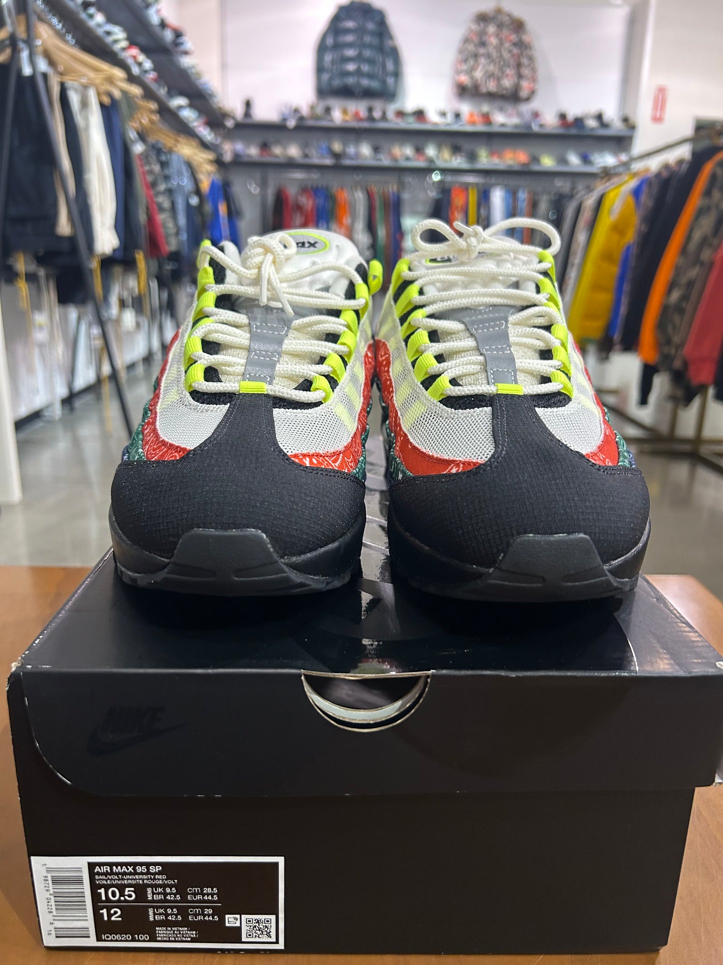 Preowned Air Max 95 Big Bubble Paisley Bandana
