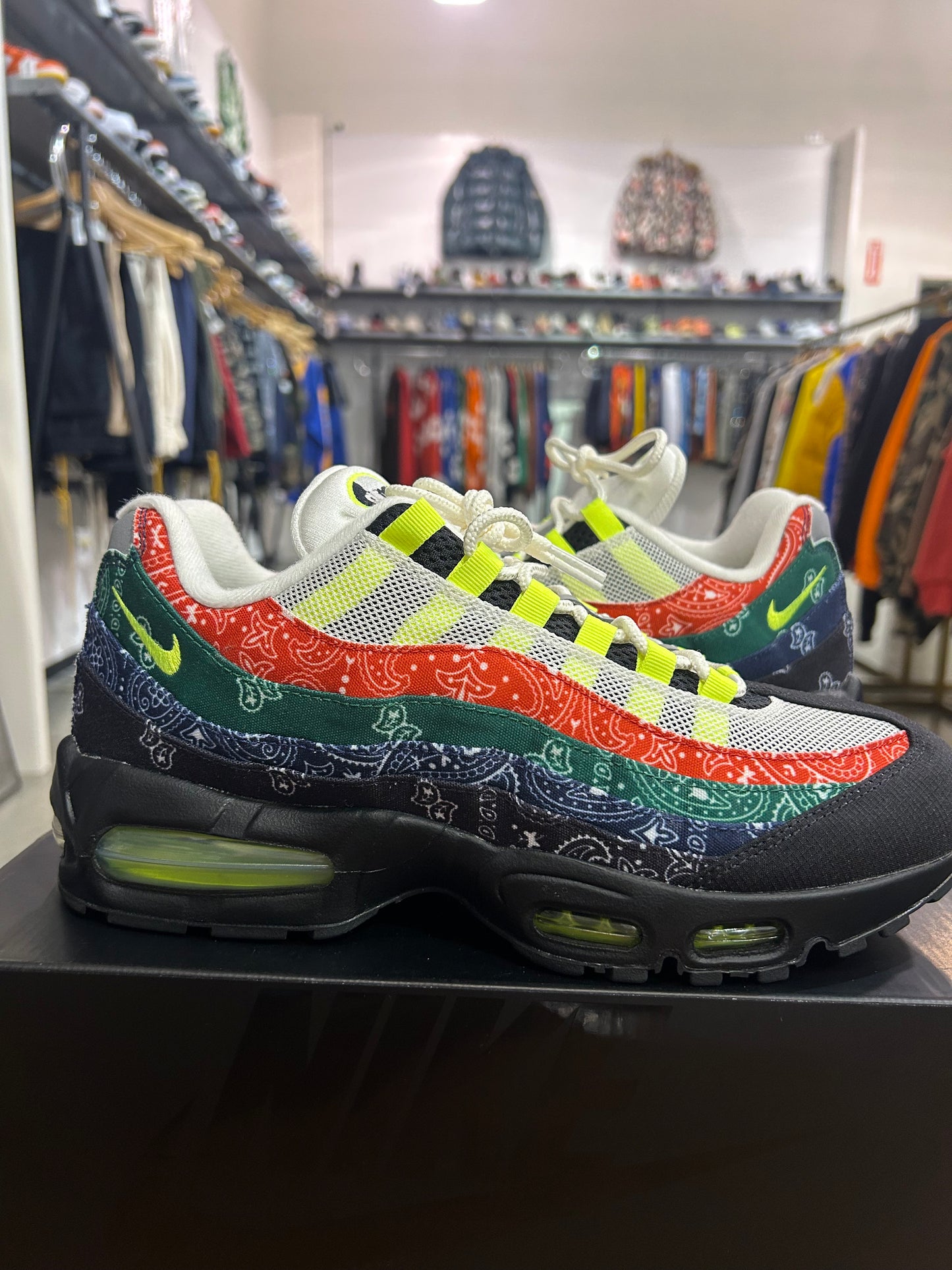Preowned Air Max 95 Big Bubble Paisley Bandana