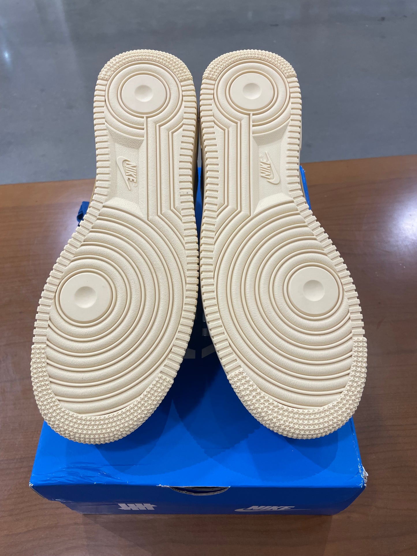 Air Force 1 Low SP Undefeated 5 On It Dunk vs AF1