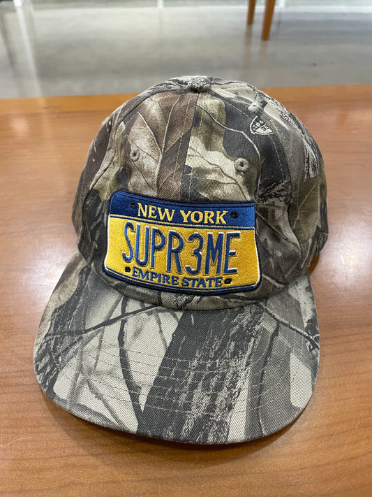 Preowned Supreme License Plate Hat Camo