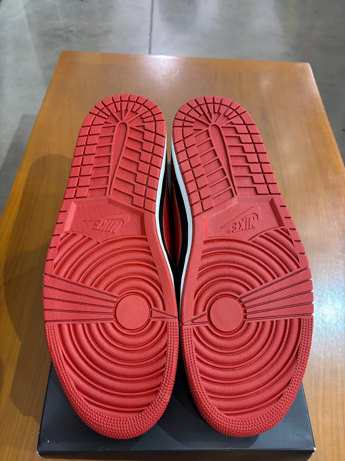 Air Jordan 1 Low Banned