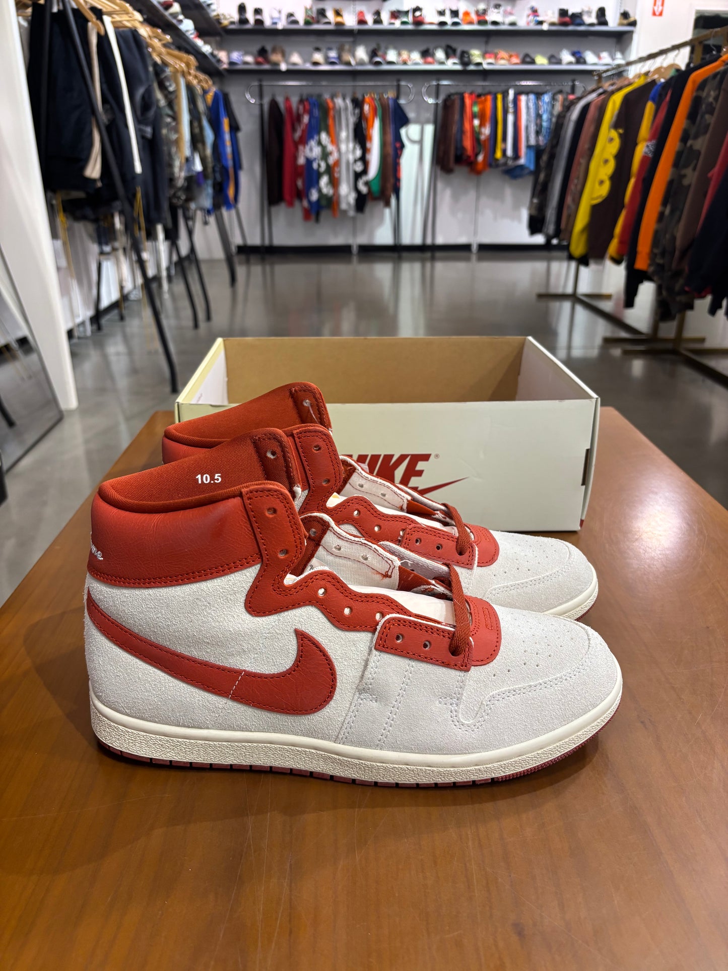 Nike Jordan Air Ship Every Game Dune Red (NO LID)