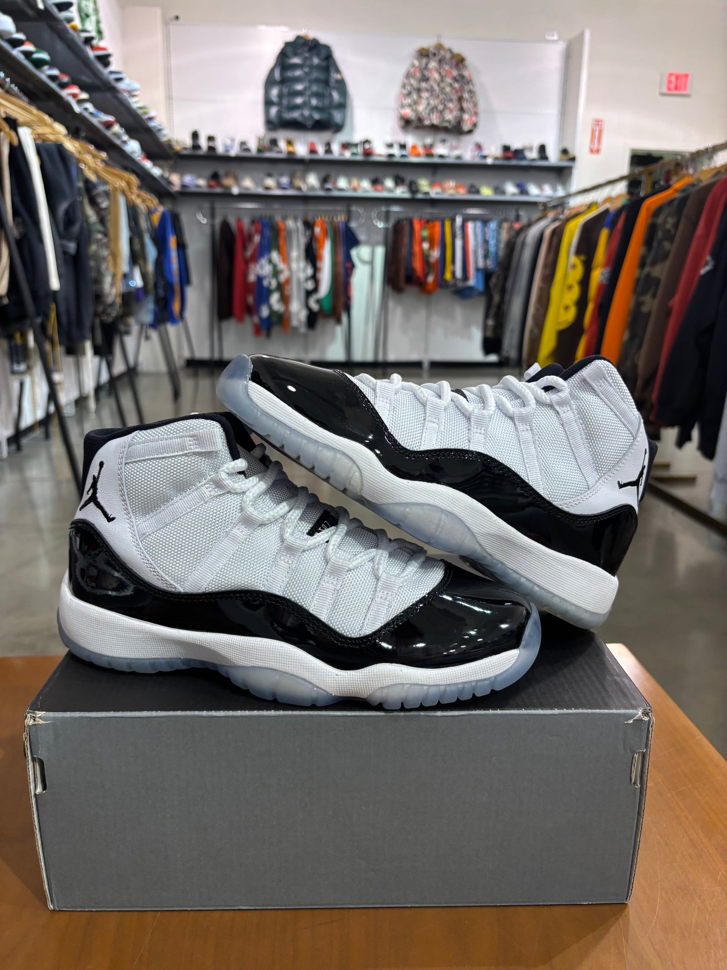Air Jordan 11 Concord
