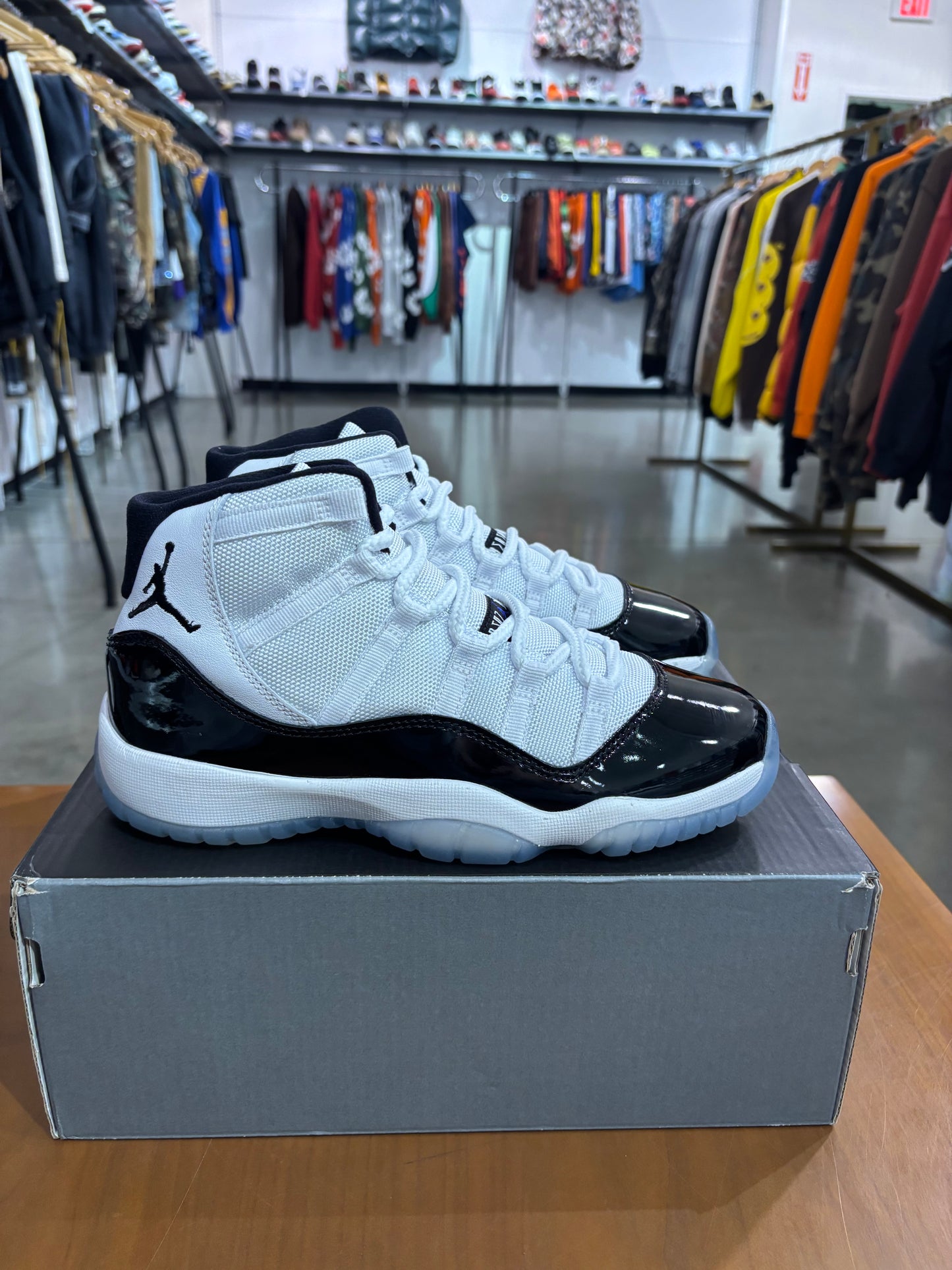 Air Jordan 11 Concord