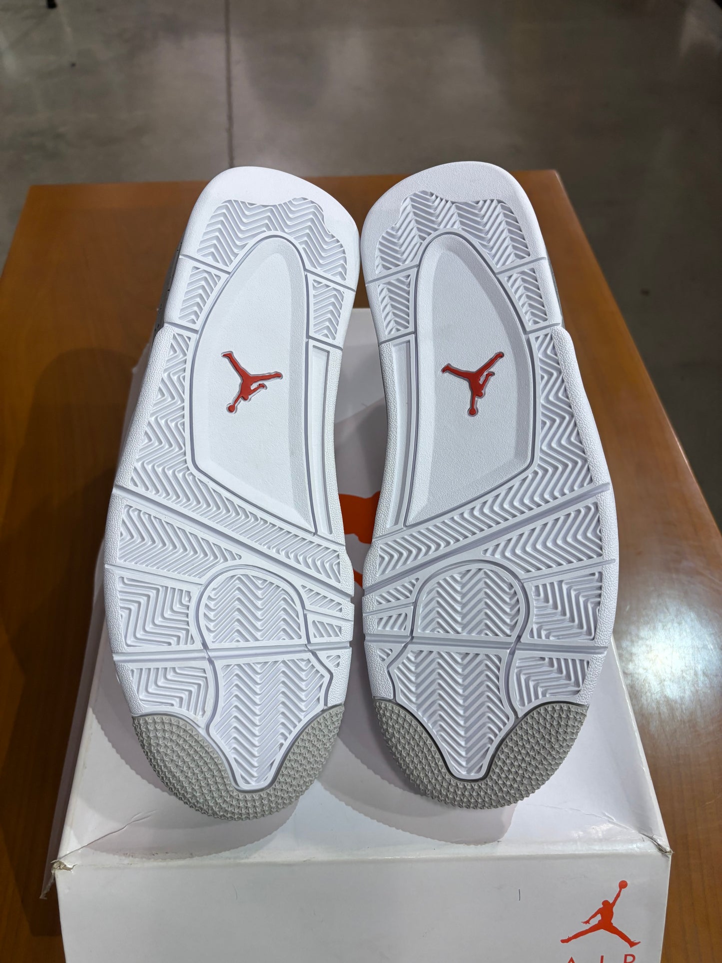 Air Jordan 4 White Oreo