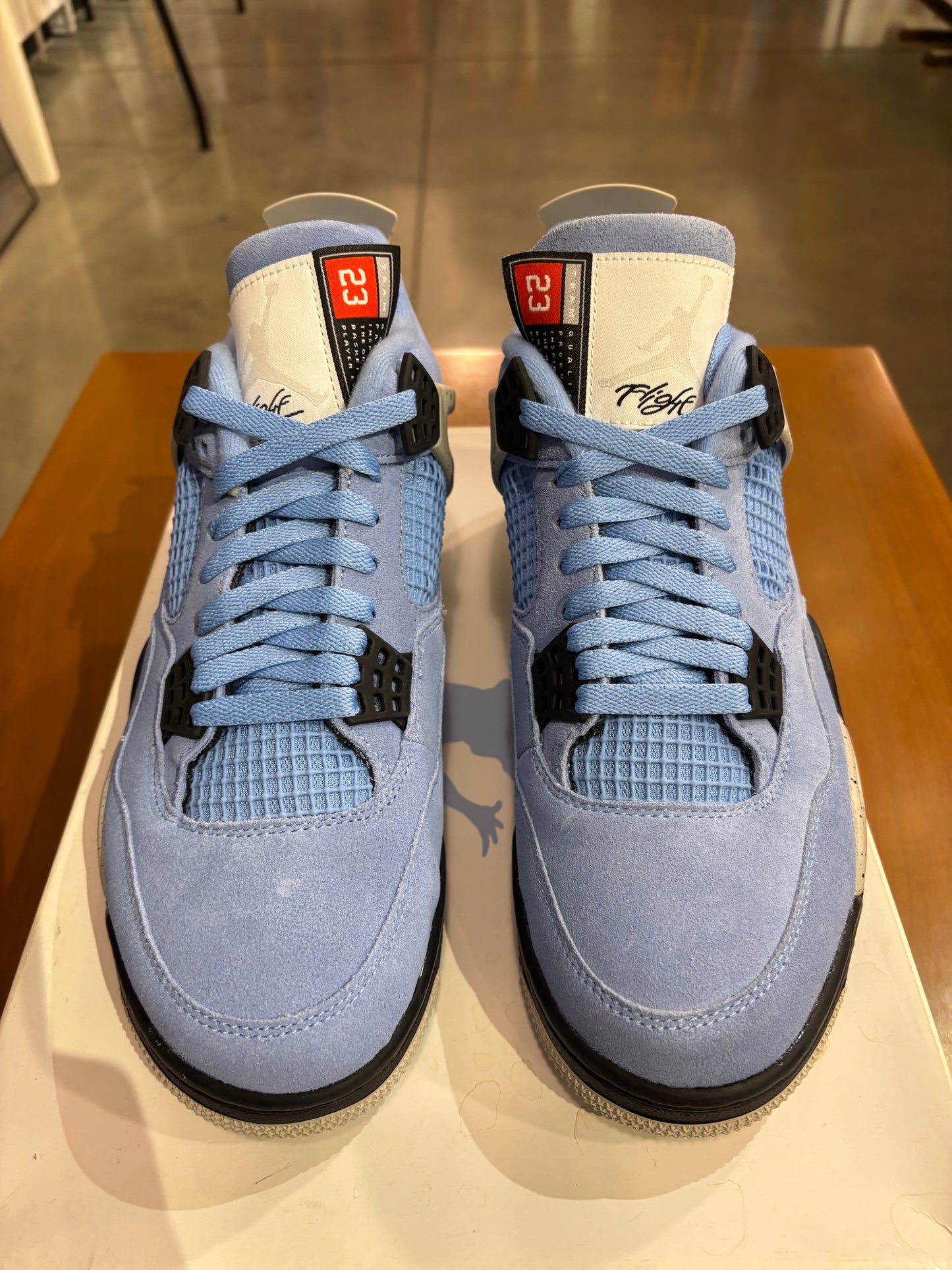 Air Jordan 4 University Blue