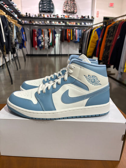 Air Jordan 1 Mid UNC (2022)