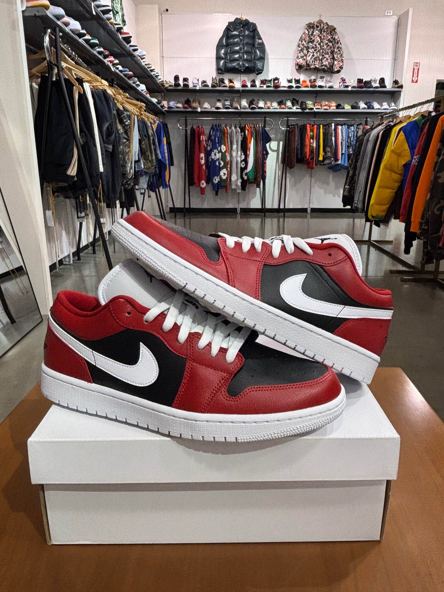 Air Jordan 1 Low Chicago Flip