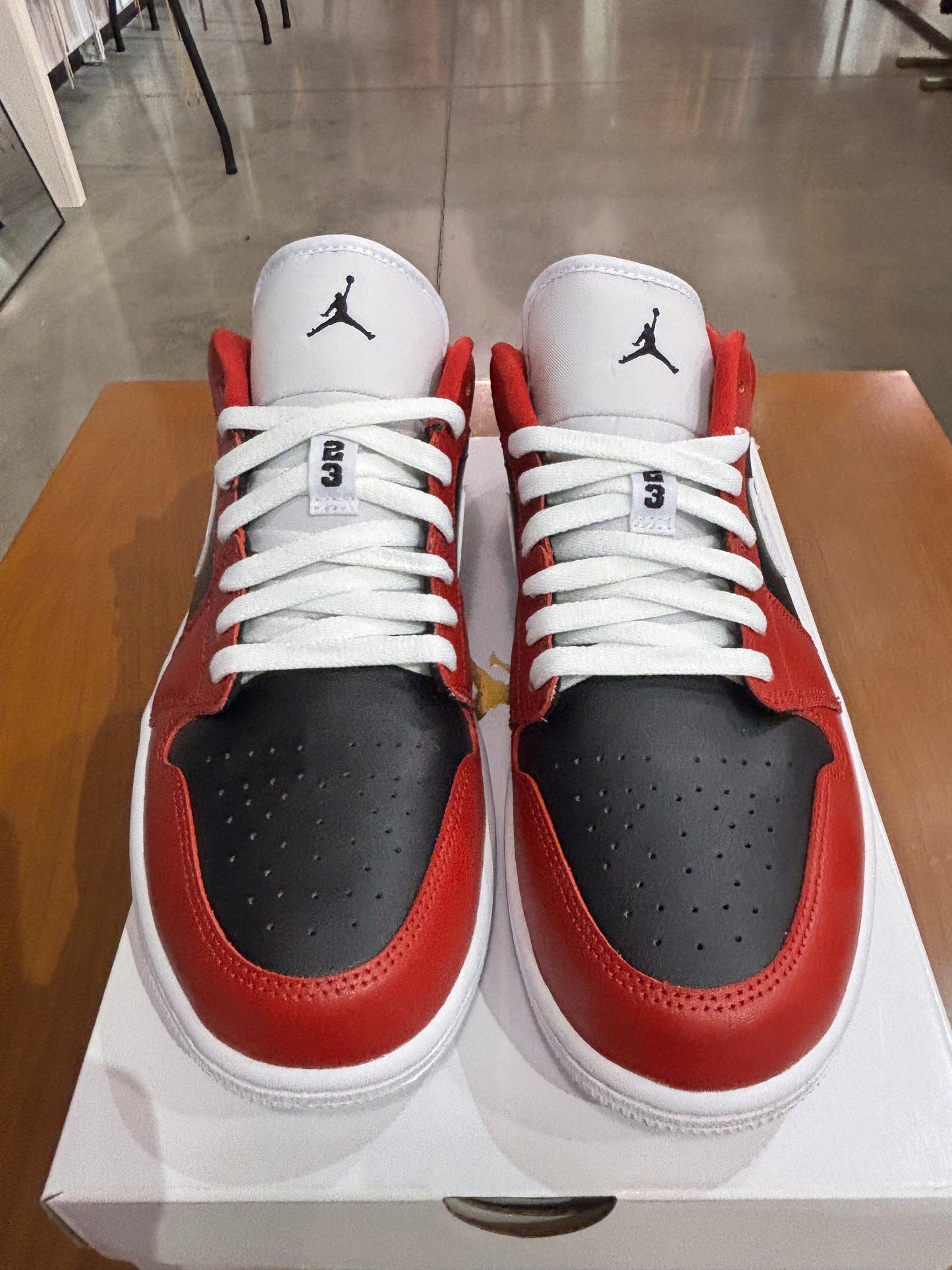 Air Jordan 1 Low Chicago Flip
