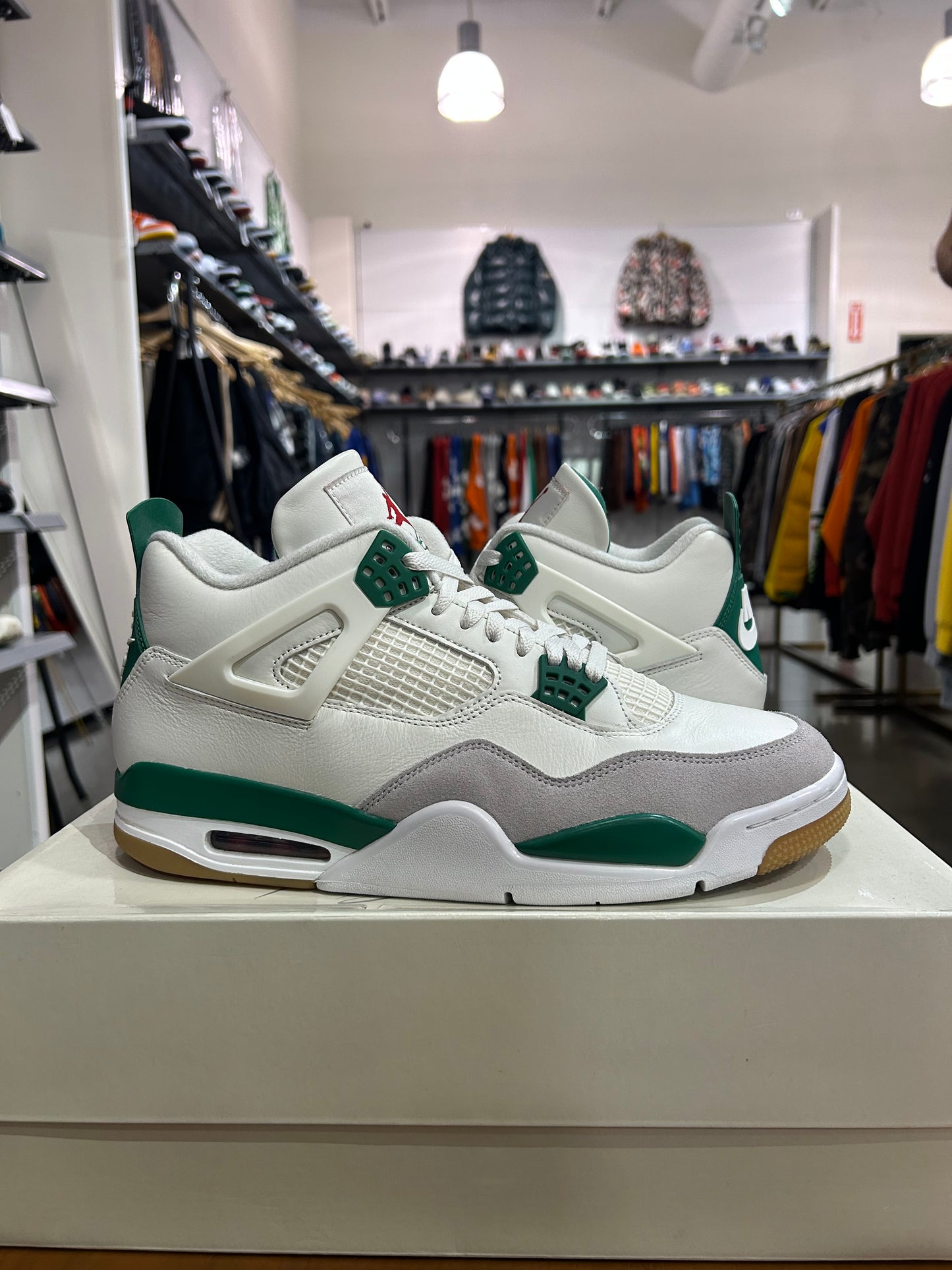 Preowned Air Jordan 4 SB Pine Green