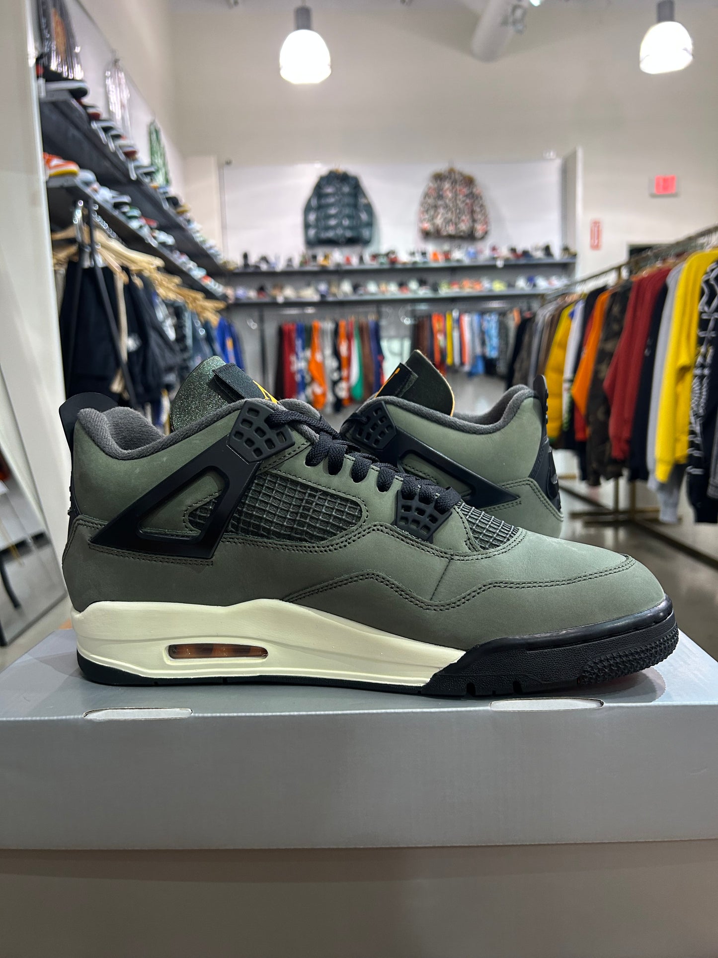 Air Jordan 4 Undefeated