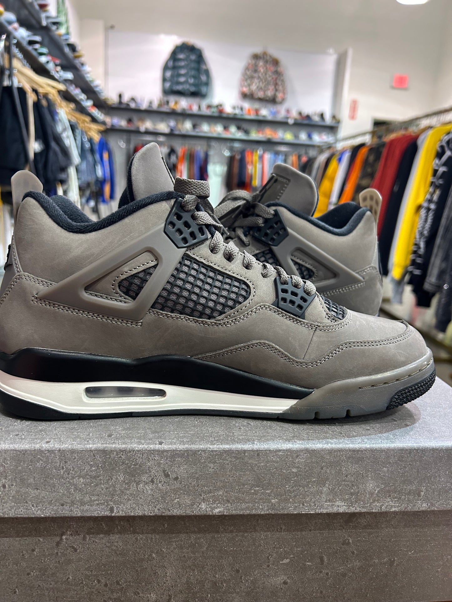 PREOWNED Air Jordan 4 Cavestone