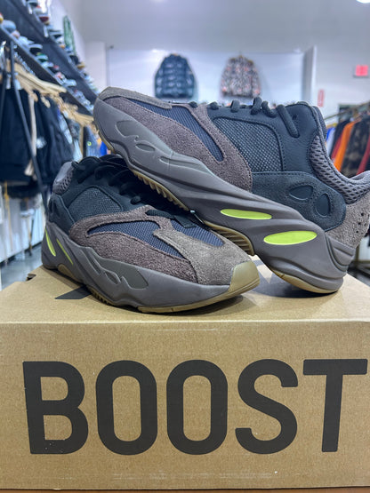 Preowned Adidas Yeezy Boost 700 Mauve