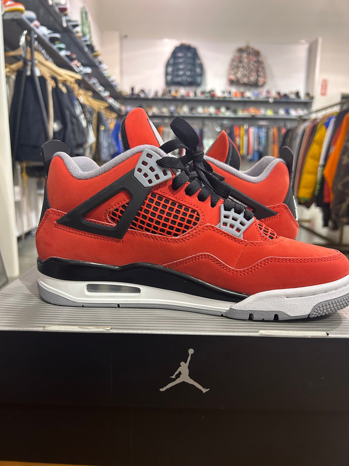 Preowned Air Jordan 4 Toro Bravo