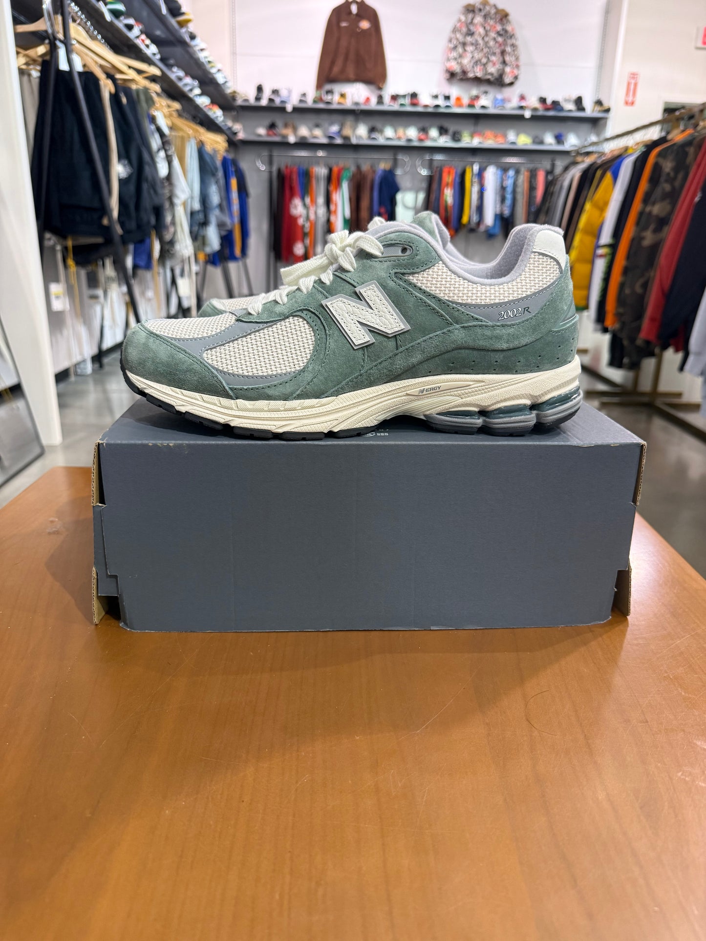 New Balance 2002R Dark Juniper Linen (No Lid)