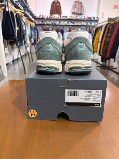 New Balance 2002R Dark Juniper Linen (No Lid)
