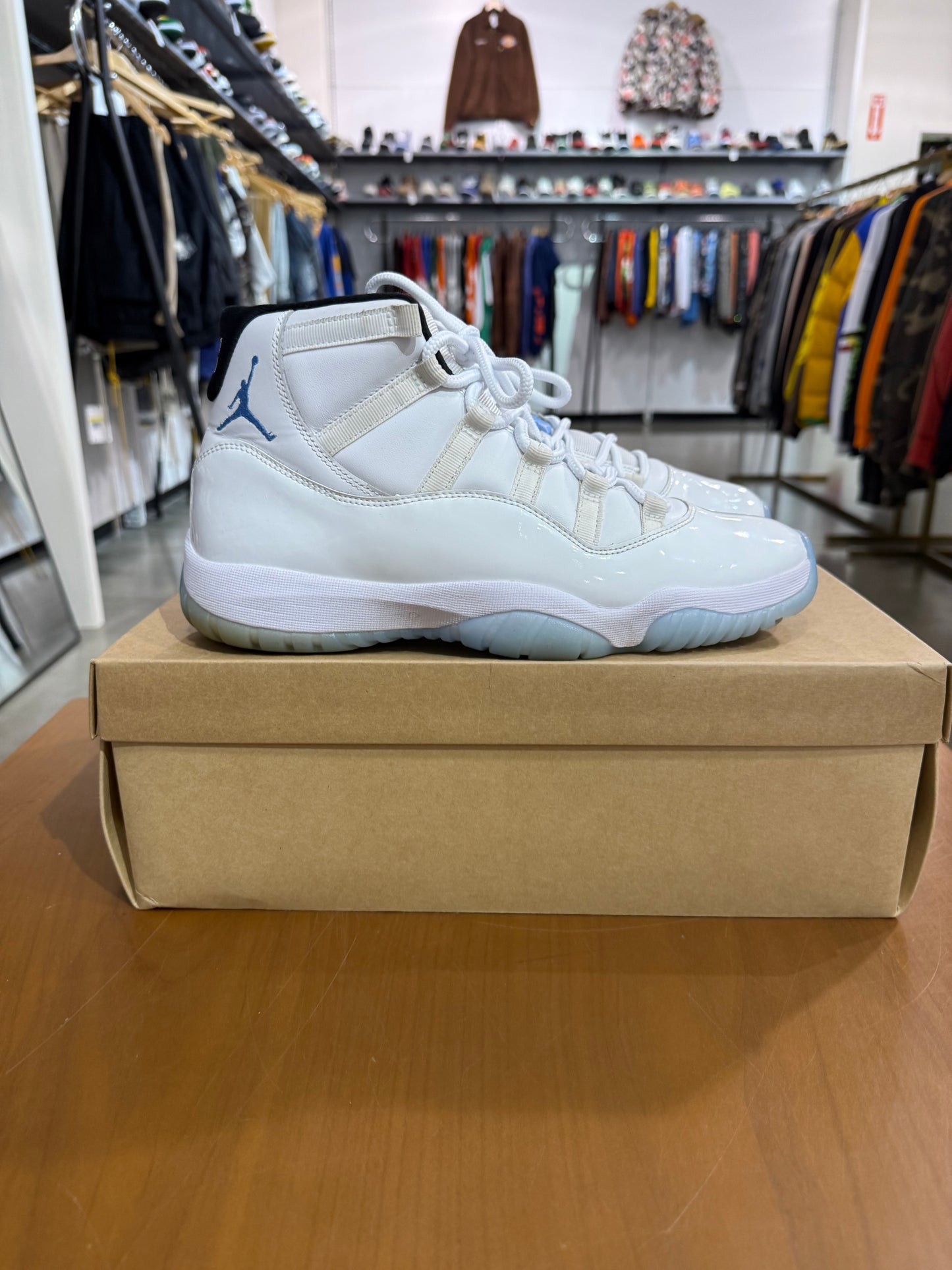 Preowned Air Jordan 11 Legend Blue