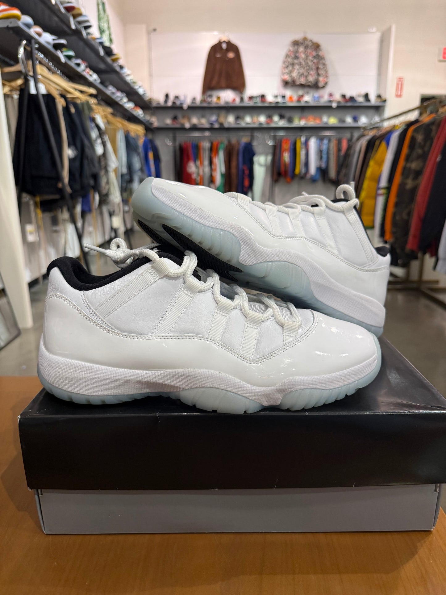 Preowned Air Jordan 11 Low Legend Blue