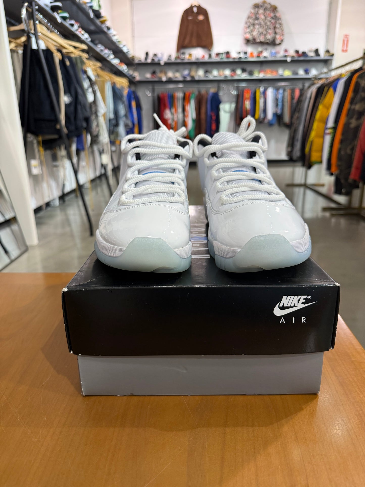 Preowned Air Jordan 11 Low Legend Blue