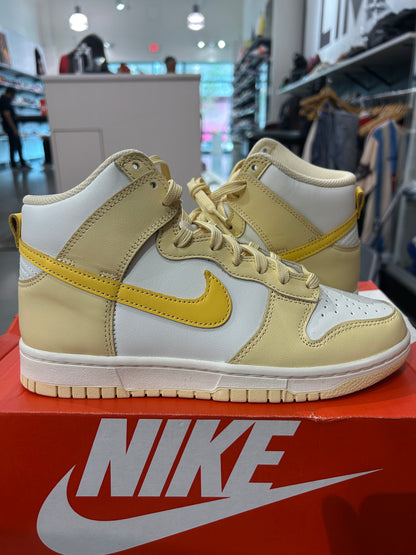 Nike Dunk High Vale Vanilla Topaz Gold
