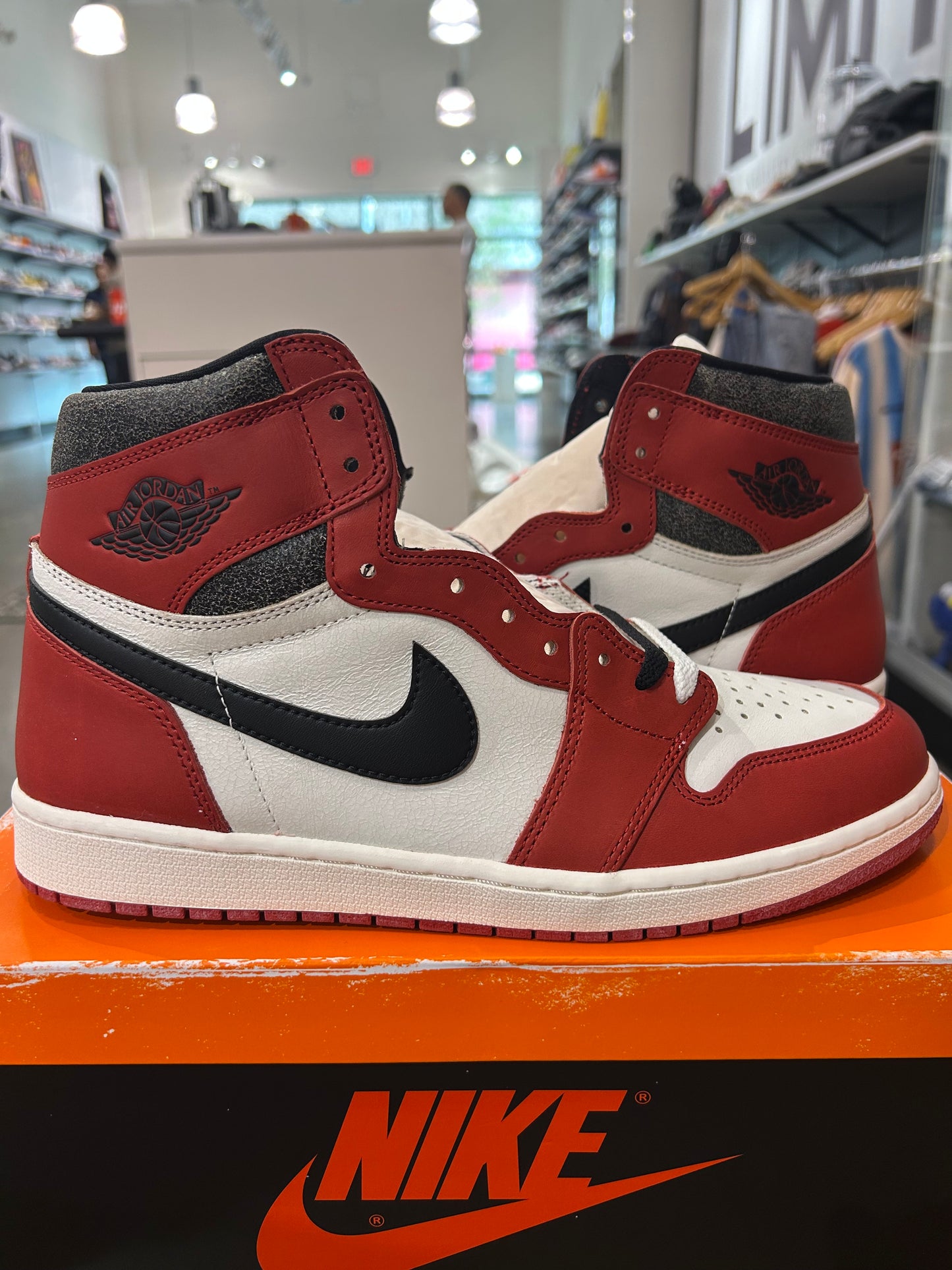 Air Jordan 1 High OG Chicago Lost and Found