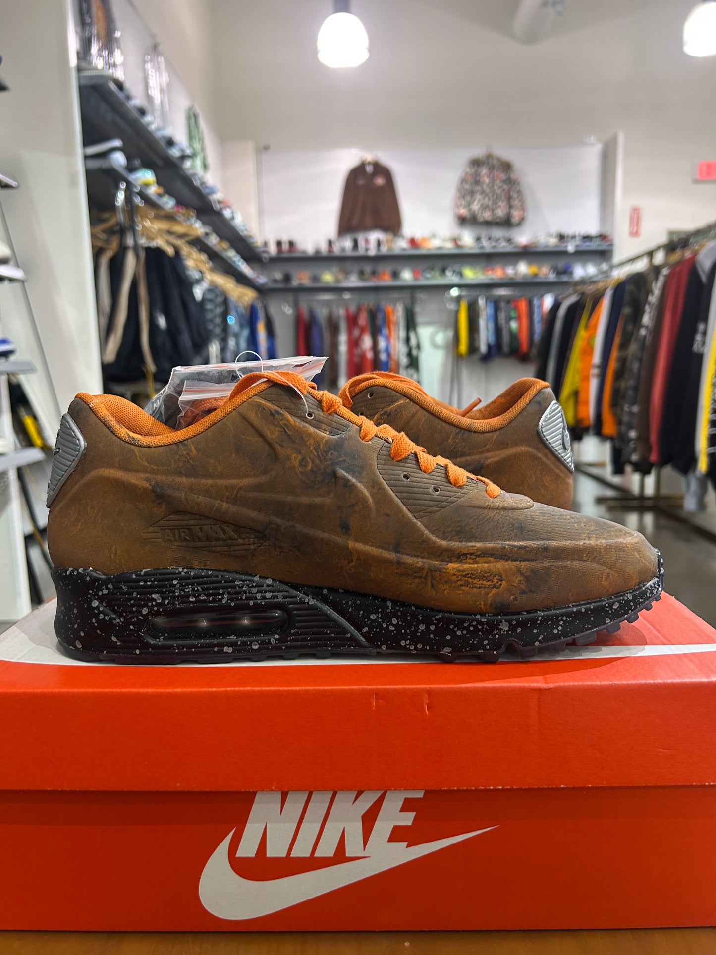 Air Max 90 Mars Landing (No Box Label)