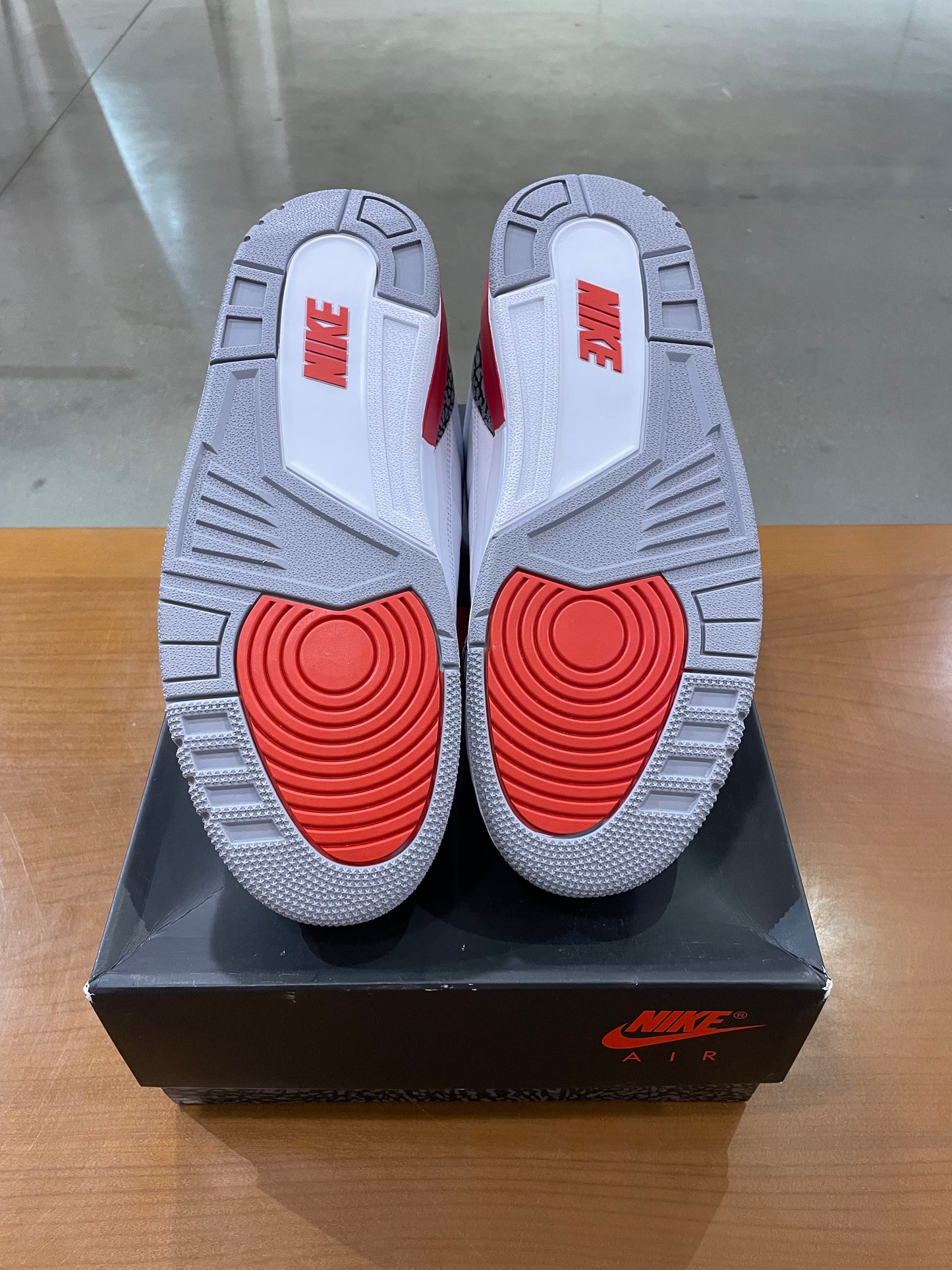 Air Jordan 3 Fire Red