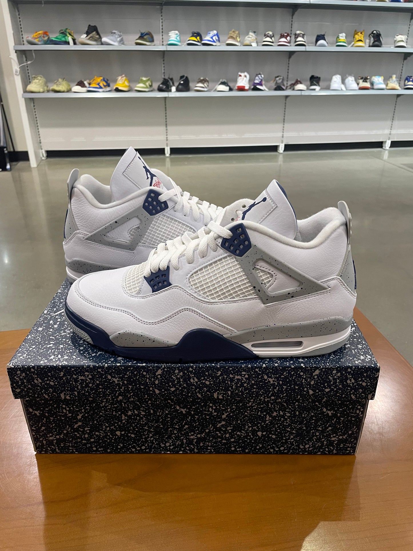 Air Jordan 4 Midnight Navy