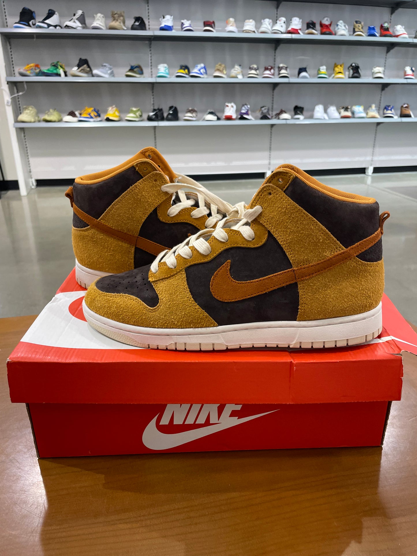Preowned Nike Dunk High PRM Dark Russet