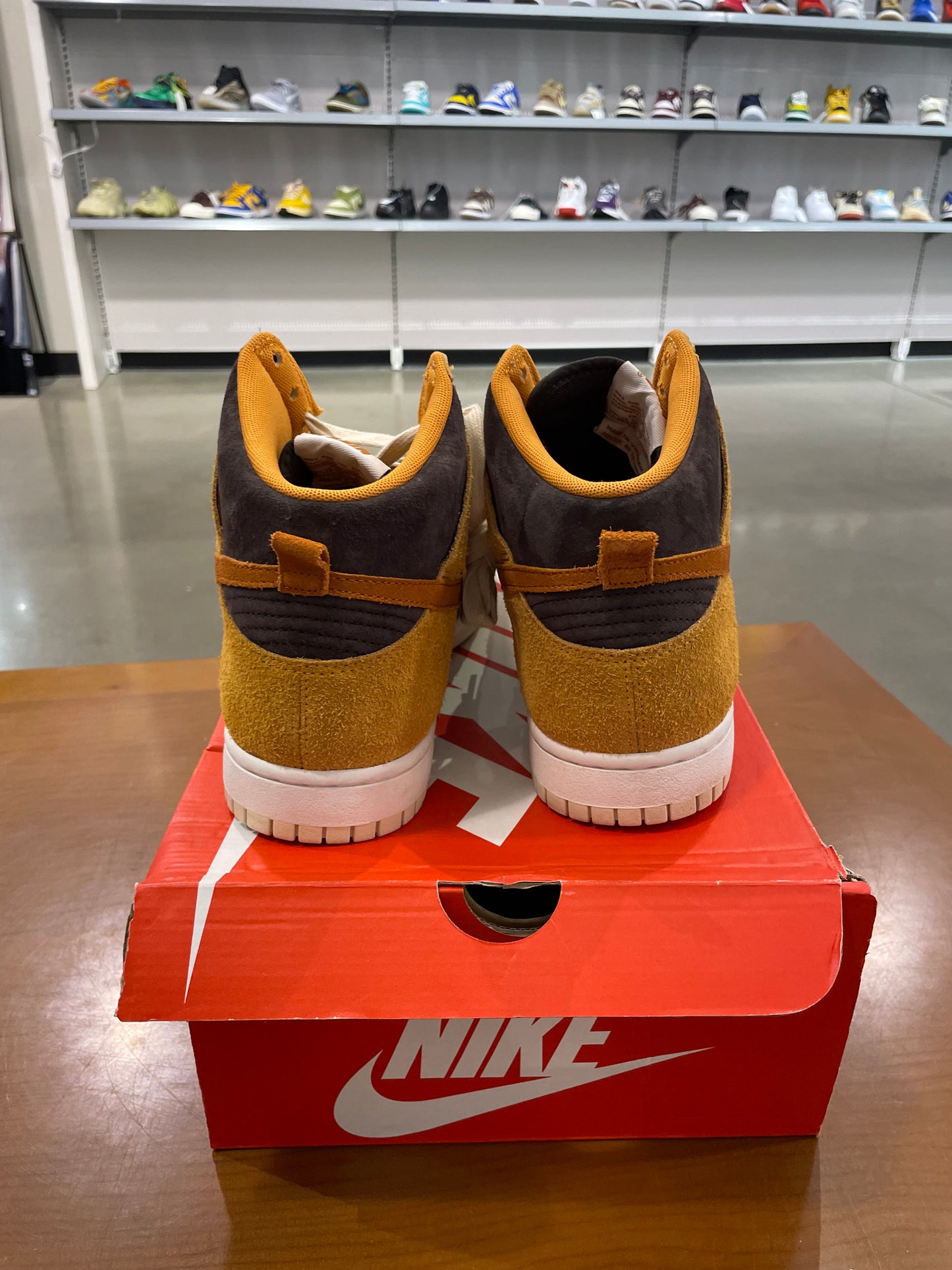 Preowned Nike Dunk High PRM Dark Russet